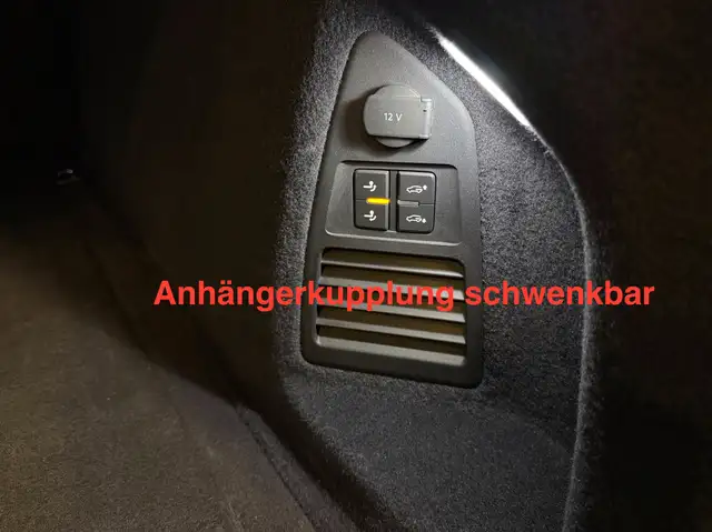 Volkswagen Touareg view 30
