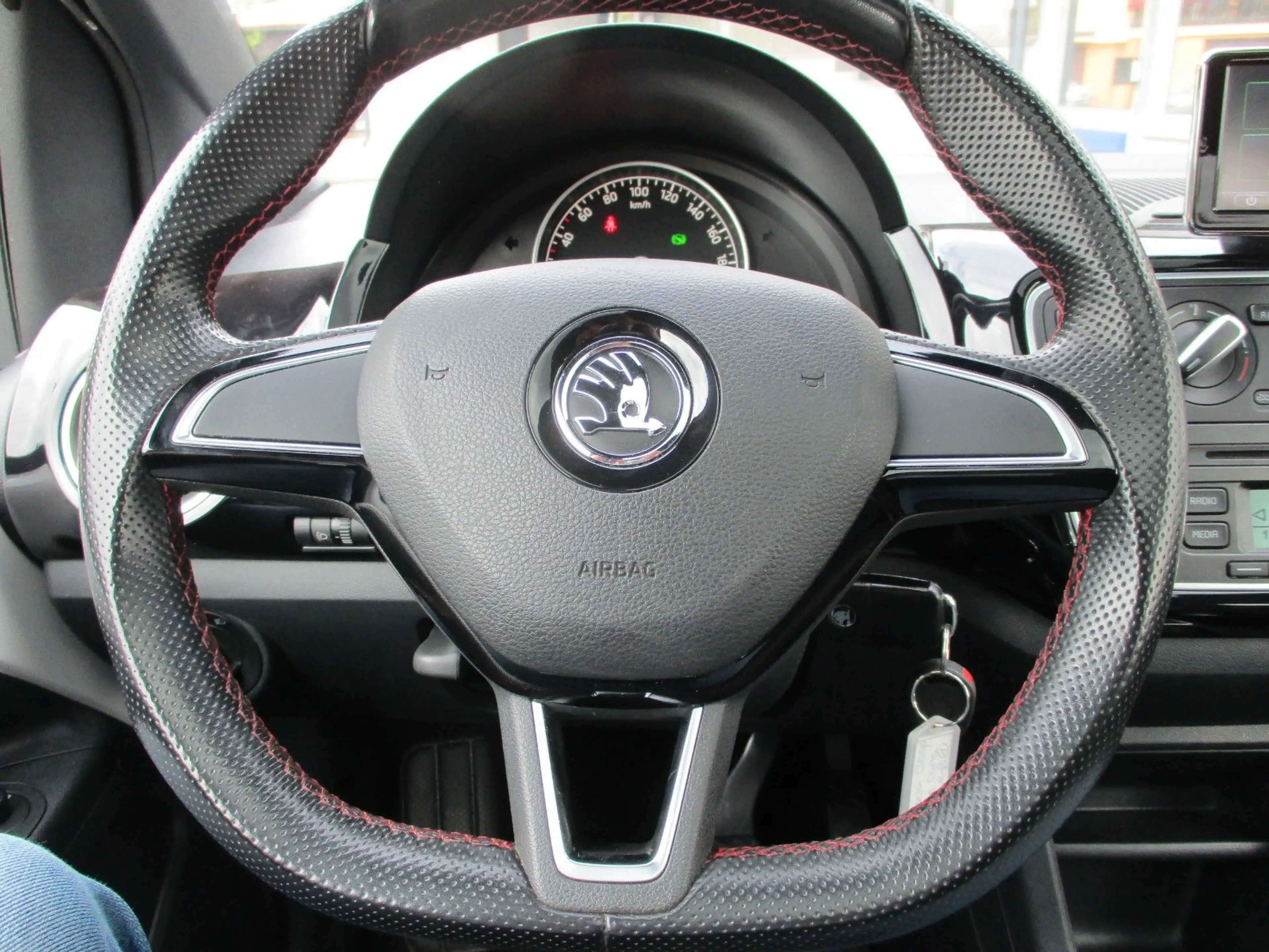 Skoda Citigo Monte Carlo+Panorama+Freisprech+PDC — photo 12