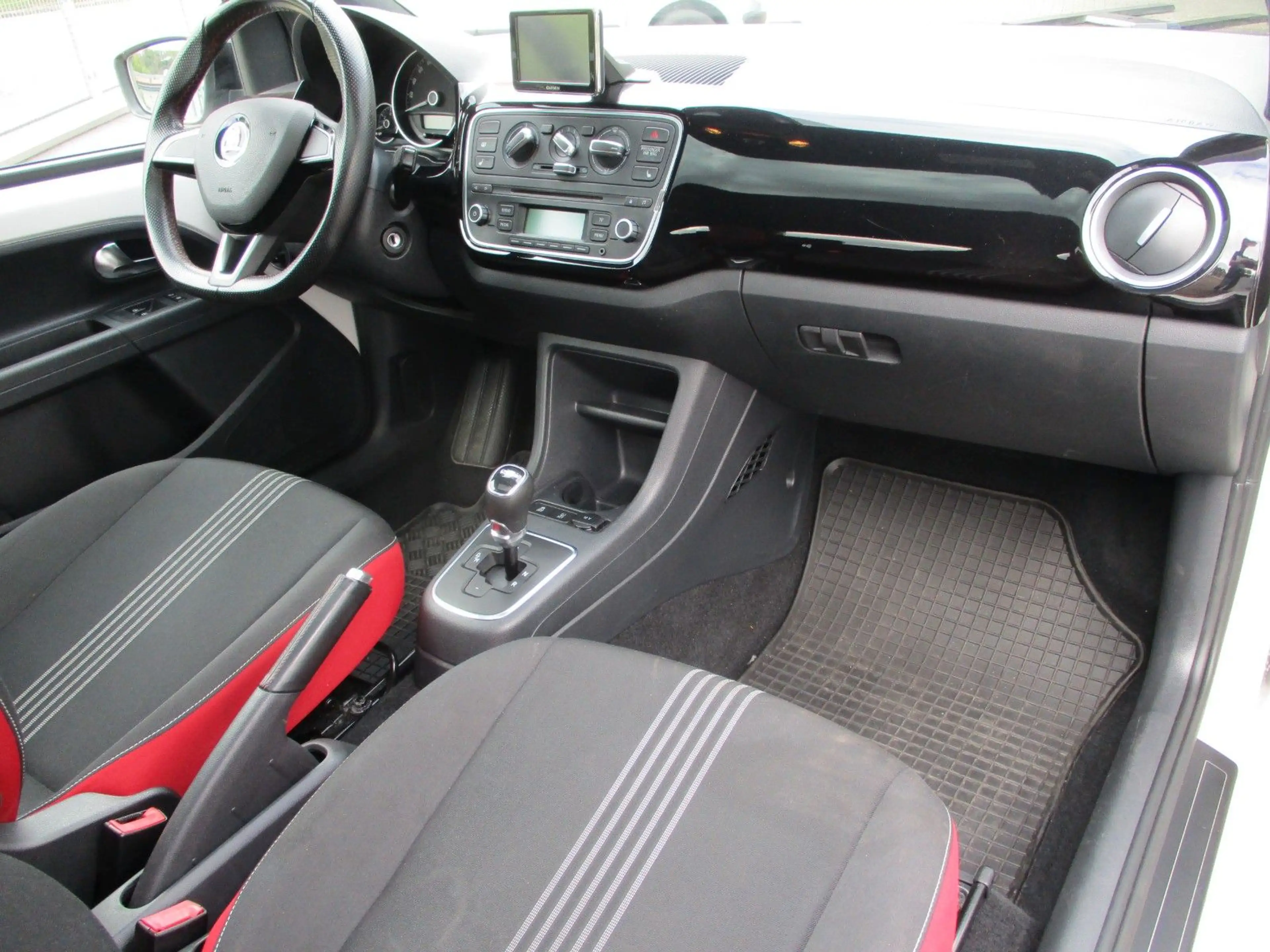 Skoda Citigo Monte Carlo+Panorama+Freisprech+PDC — photo 10