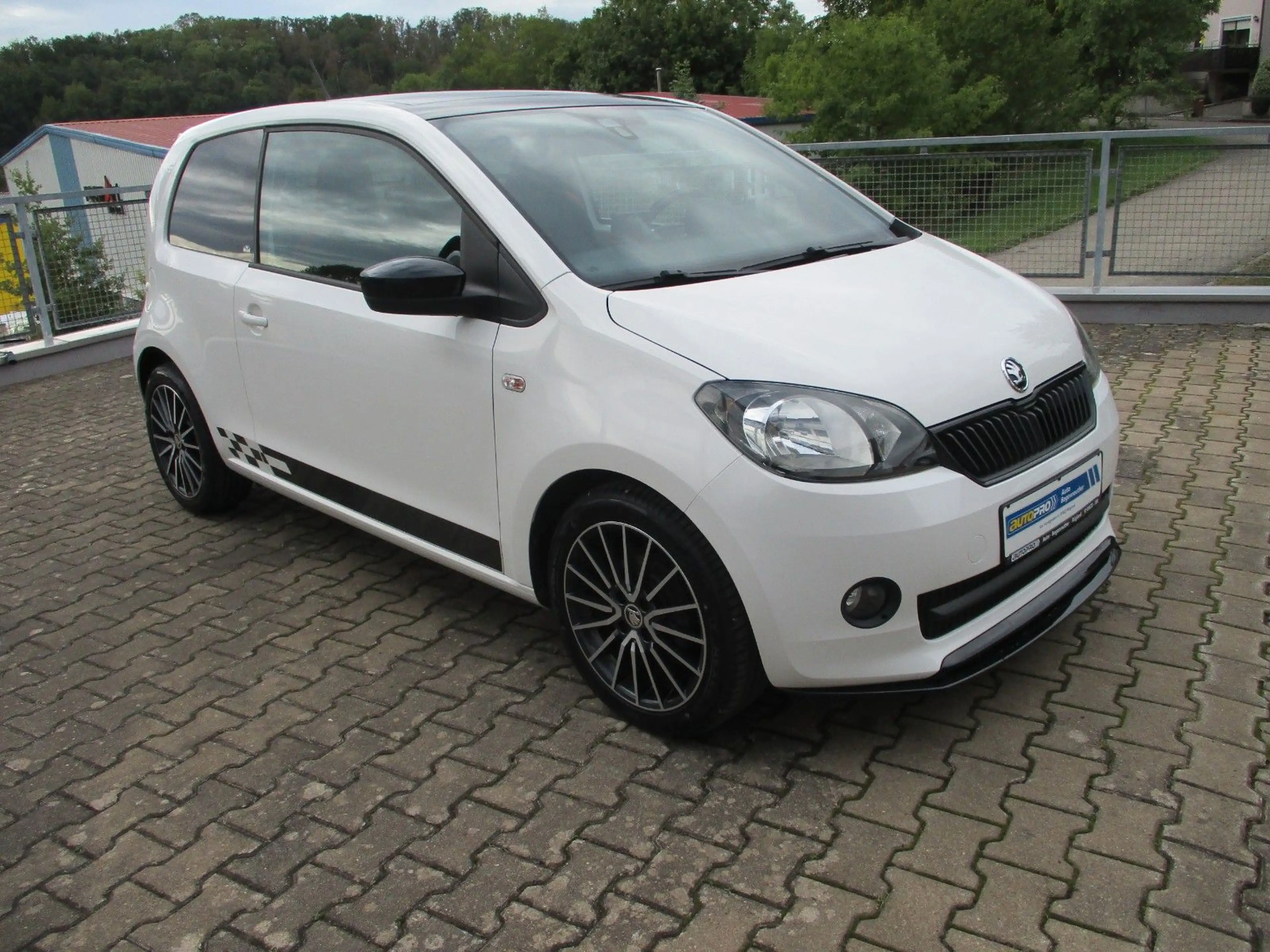 Skoda Citigo Monte Carlo+Panorama+Freisprech+PDC — photo 3