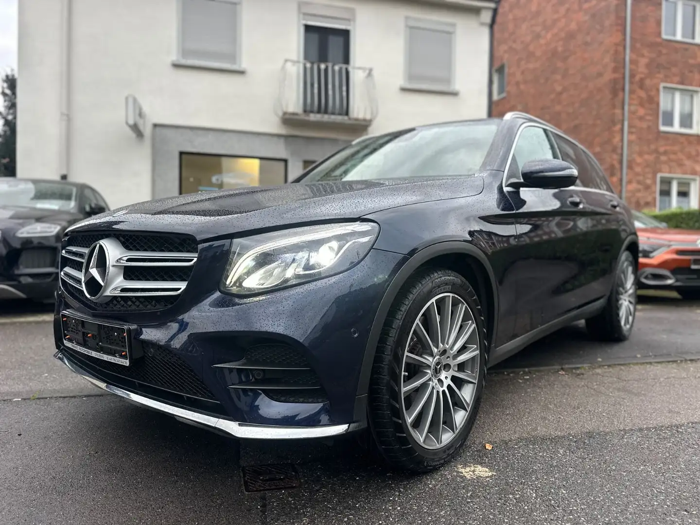 Mercedes-Benz GLC 220 d 4Matic*AMG LINE*PANORAMA*NAVI*1.HAND Blau - 2