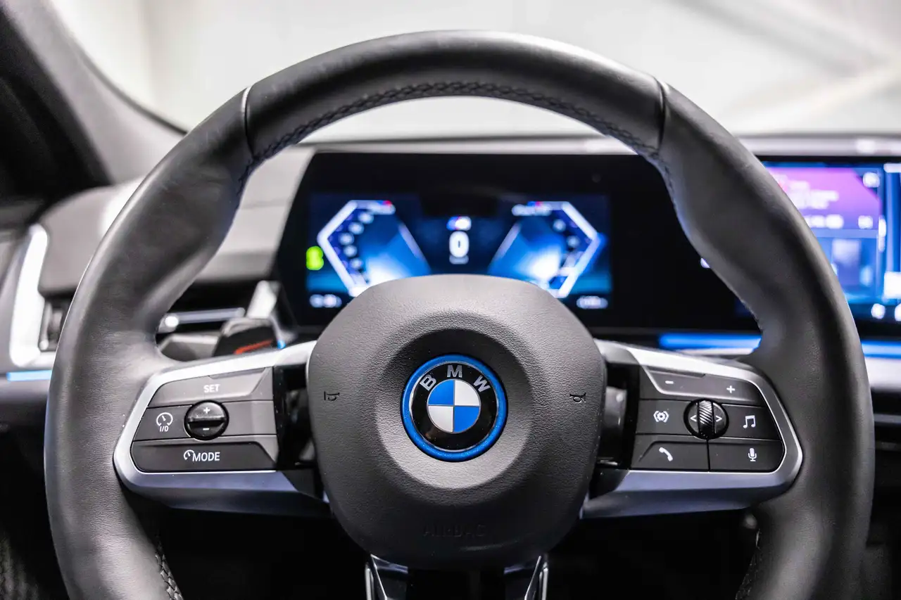 BMW iX2 2026 — фото 14