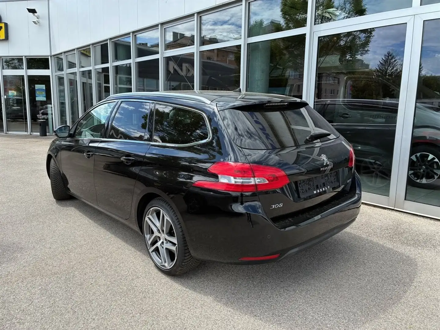 Peugeot 308 SW 1,6 BHDI 120 Allure Aut. Schwarz - 2