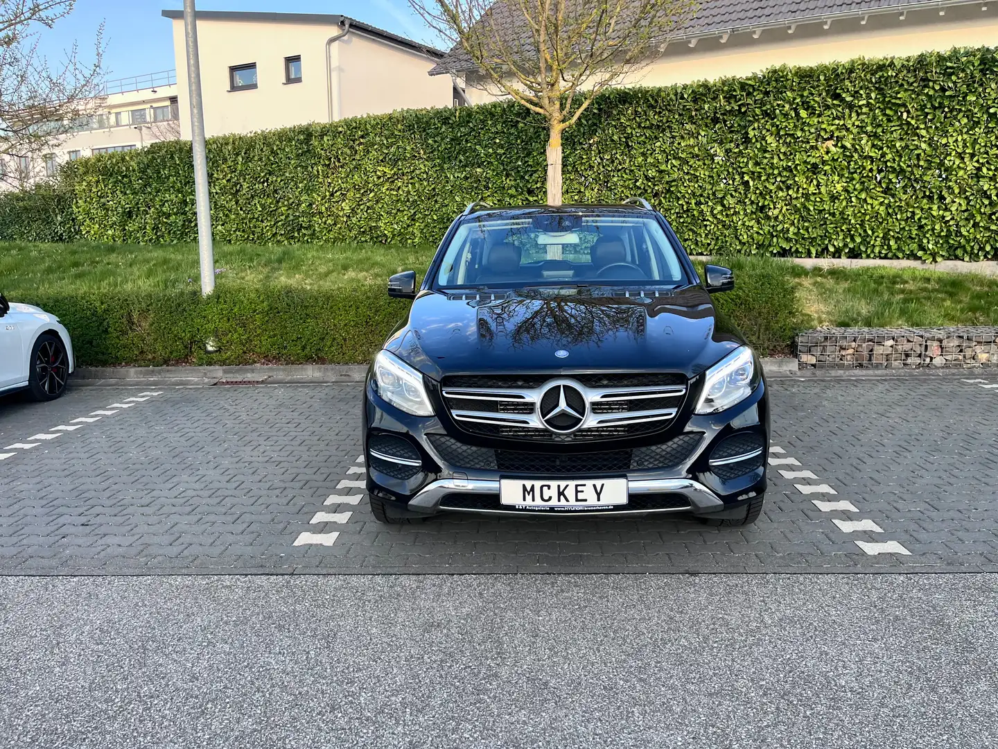 Mercedes-Benz GLE 350 GLE 350 d 4Matic Inspektion TÜV neu Negro - 2