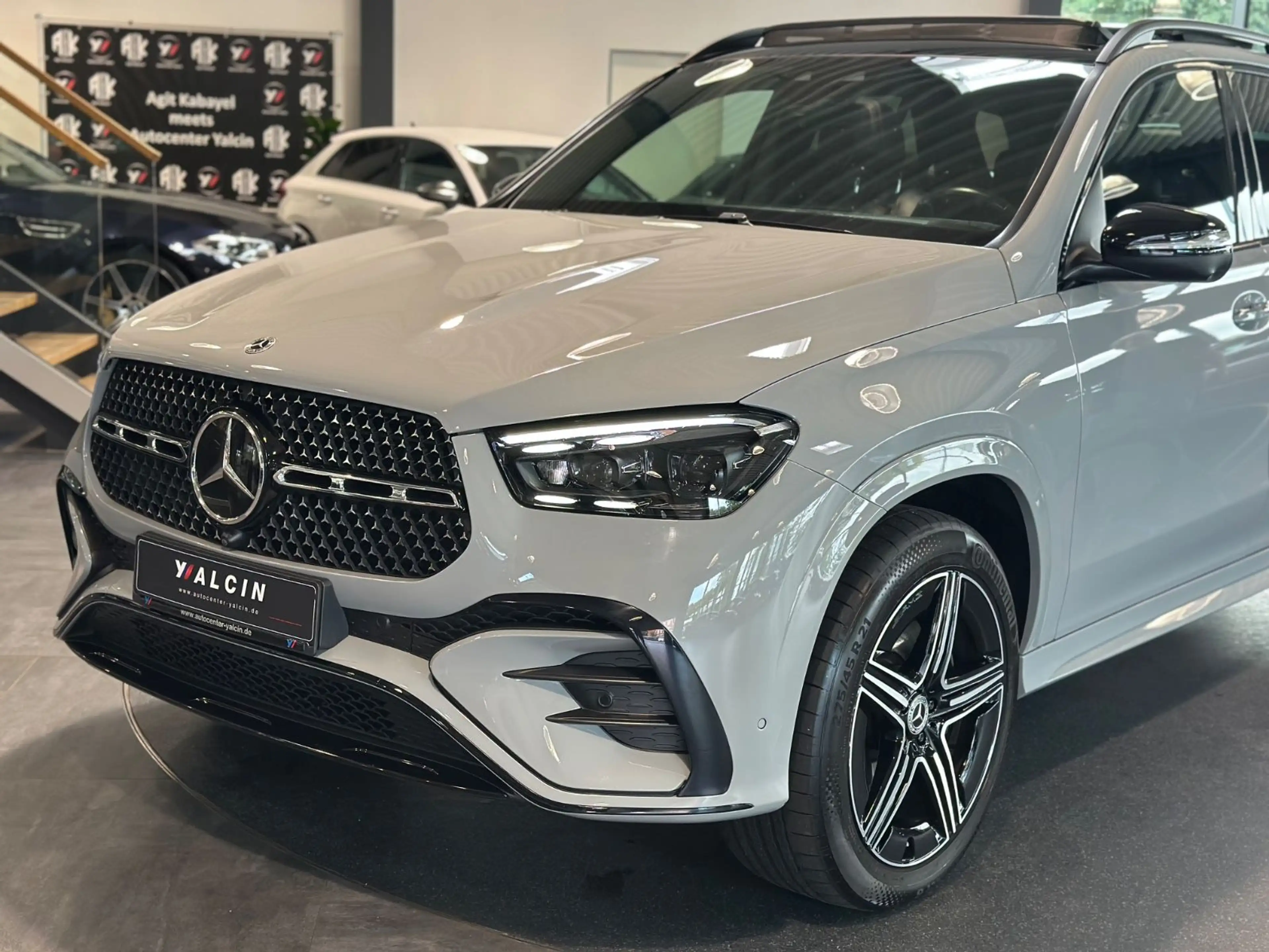 Mercedes-Benz GLE 300 d 4M 3x AMG-Line 1.HA/ACC/BURM/NIGHT/AHK — photo 9
