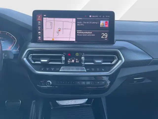 BMW X3 view 10