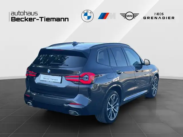 BMW X3 view 6