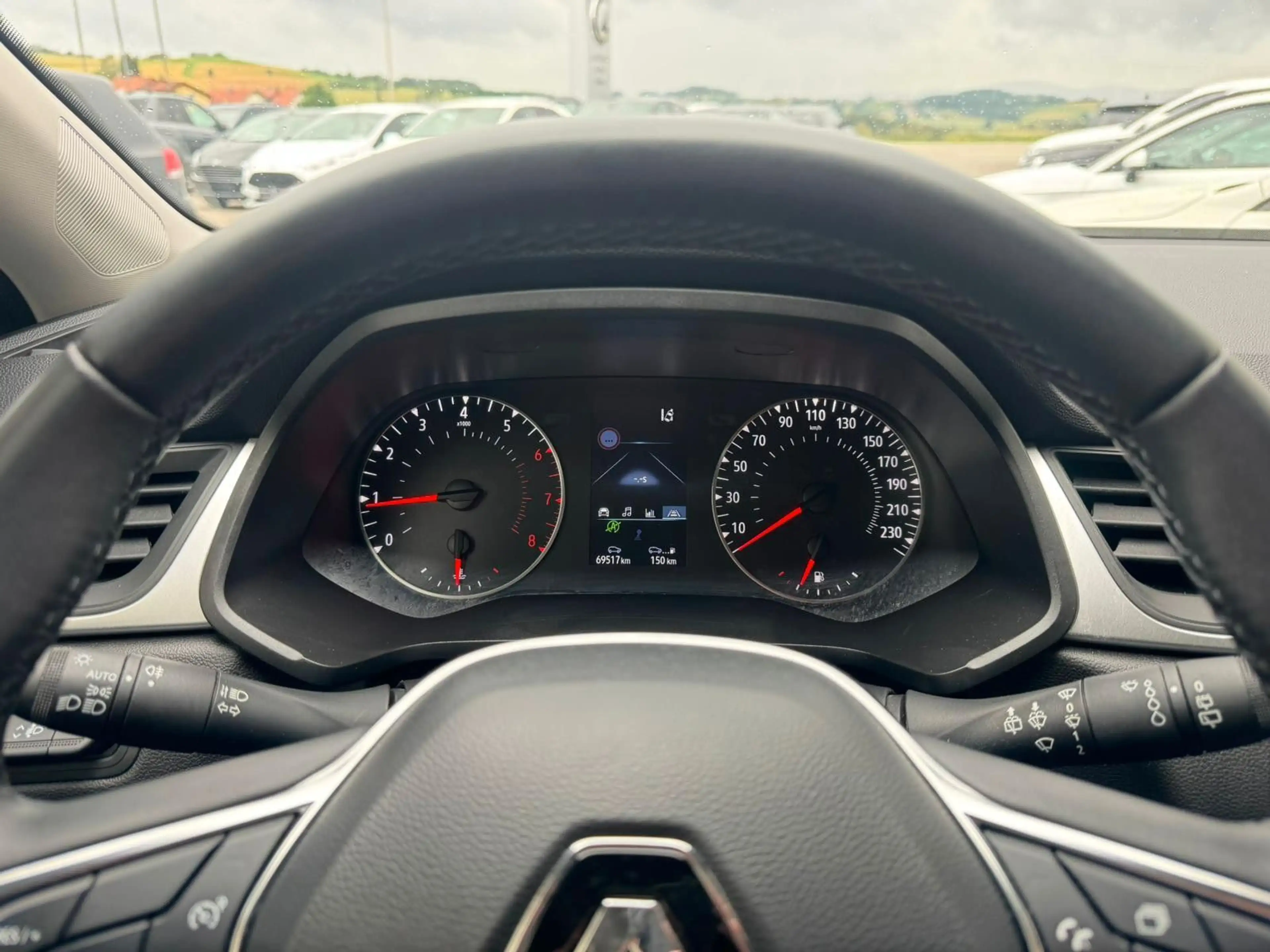 Renault Captur II TCe Equilibre CARPLAY LED TEMPOMAT PDC — photo 13