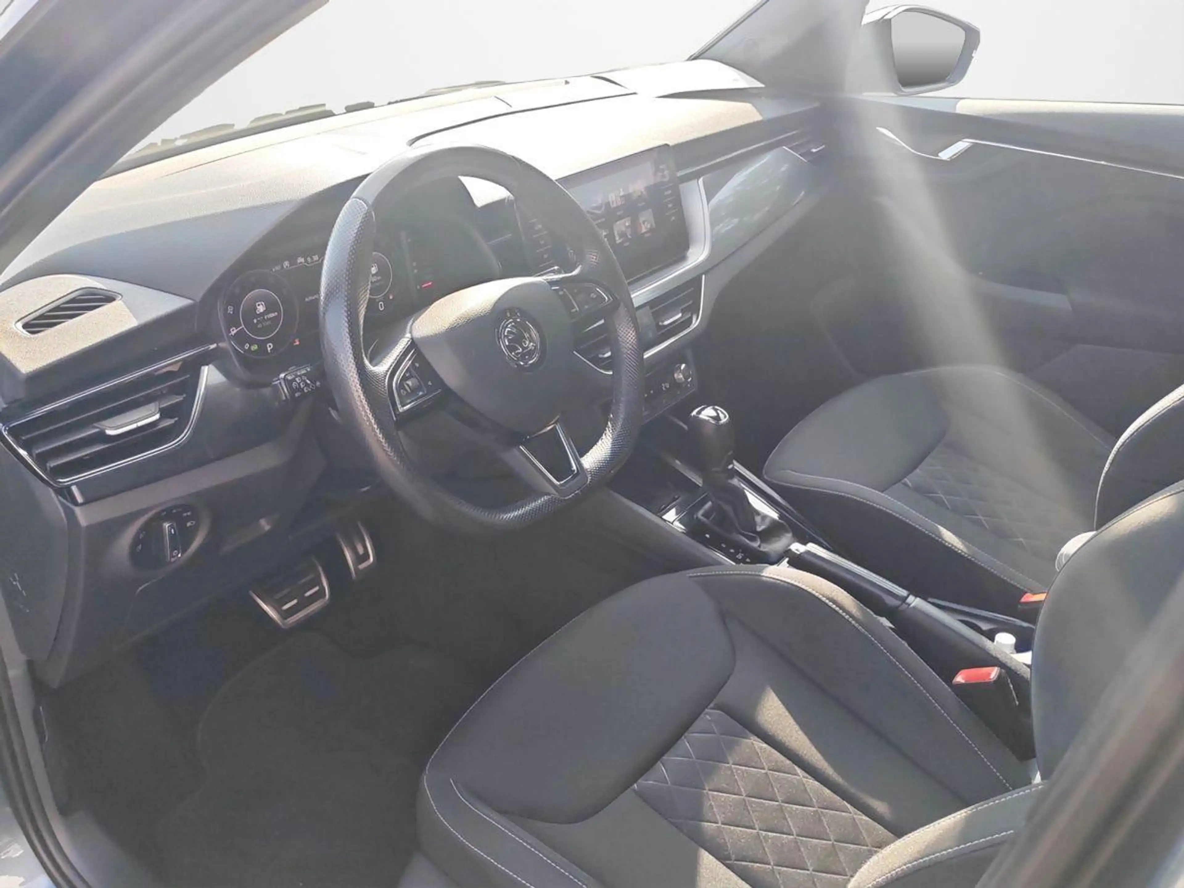 Skoda Kamiq Style 1.0 TSI Apple Carplay Sportlenkrad — photo 11