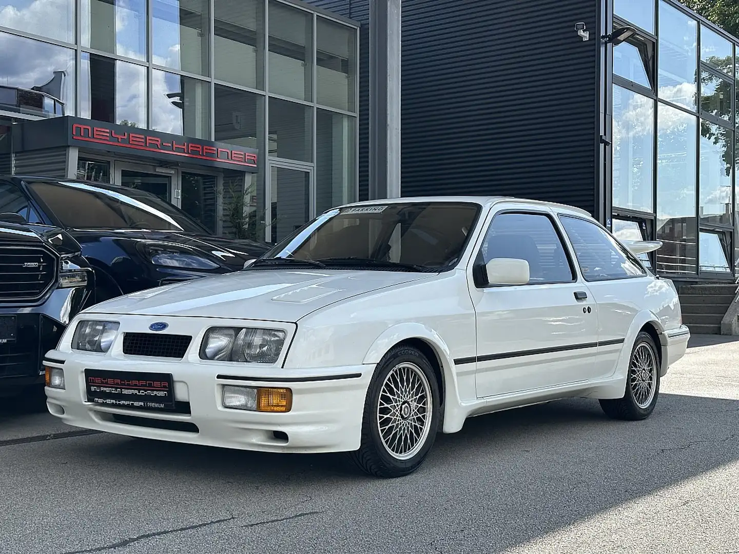 Ford Sierra RS Cosworth 1.Besitz,  "Ayrton Senna" signiert,... Weiß - 2