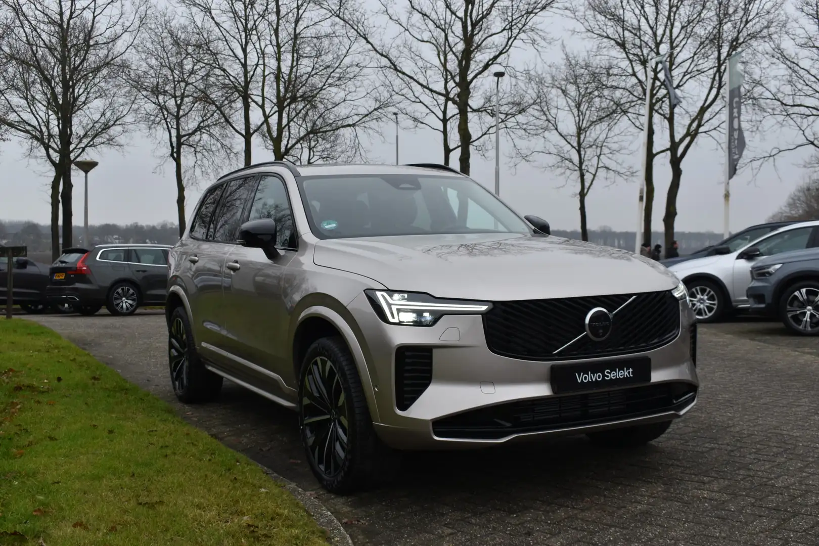 Volvo XC90 T8 AWD 455PK Plug-in hybrid Plus Dark | Facelift | Beige - 2