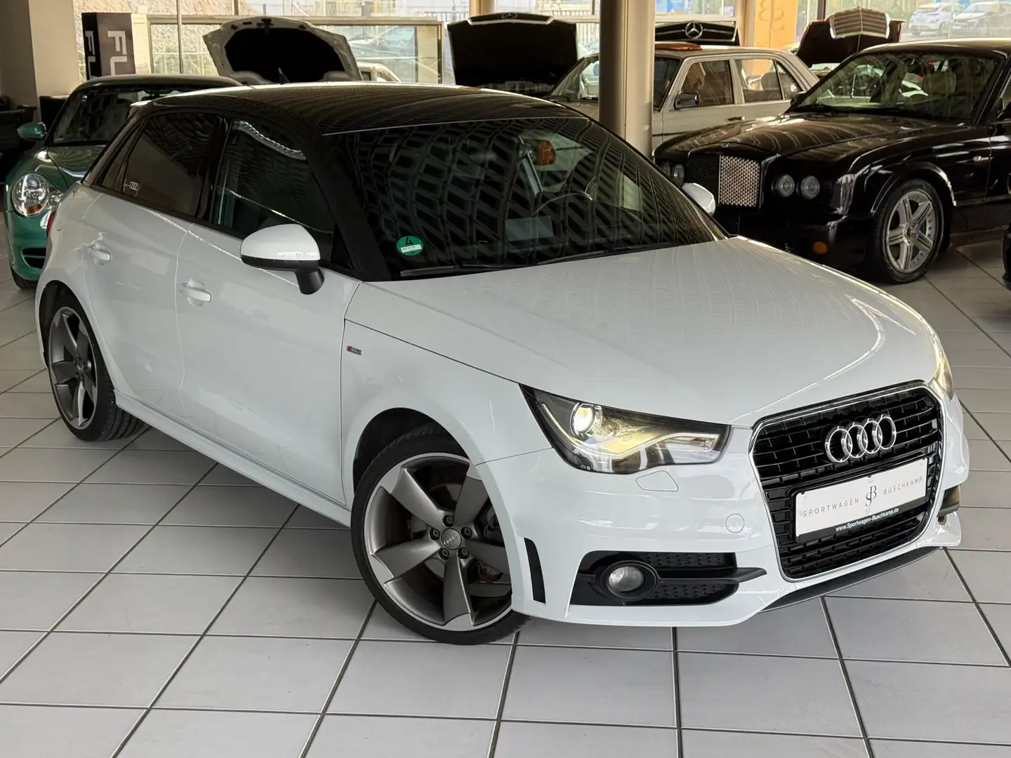Audi A1 S line SPORTPAKET+ 18LM NAVI BOSE BI-XENON Weiß - 2