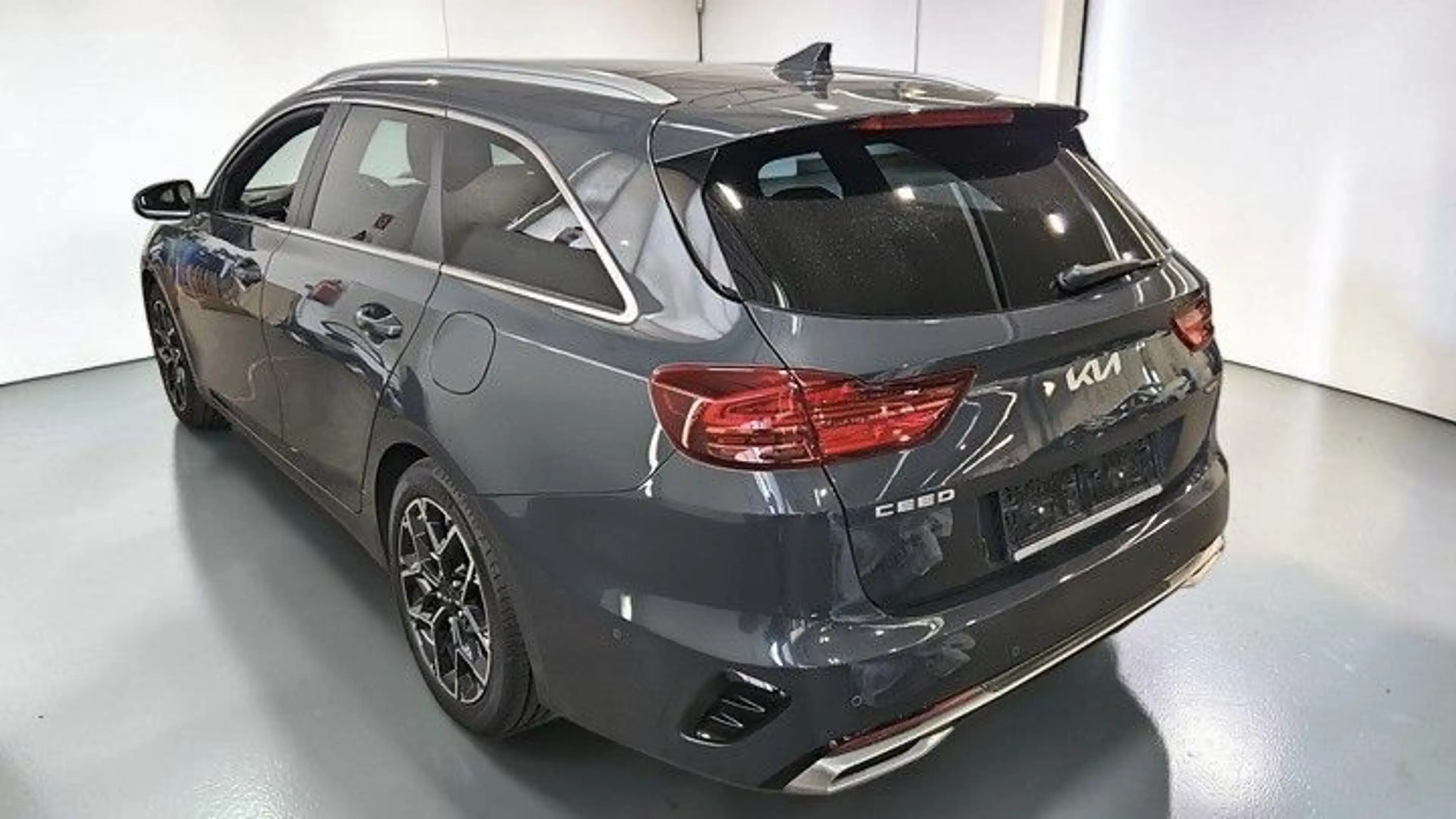 Kia Ceed SW / cee'd SW Ceed - cee'd Sportswagon GT *Pano*Virtual*ACC — photo 3