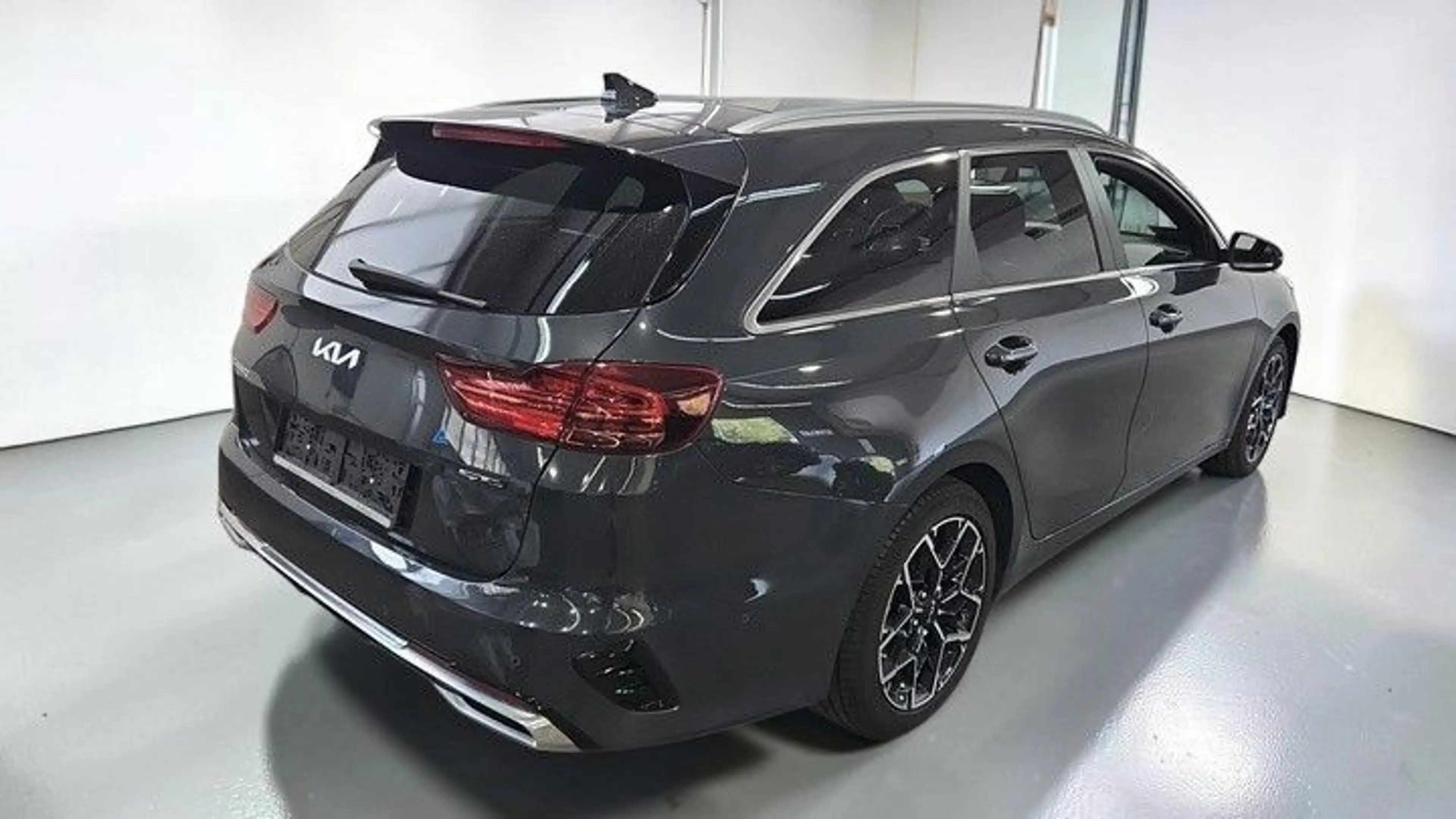 Kia Ceed SW / cee'd SW Ceed - cee'd Sportswagon GT *Pano*Virtual*ACC — photo 4