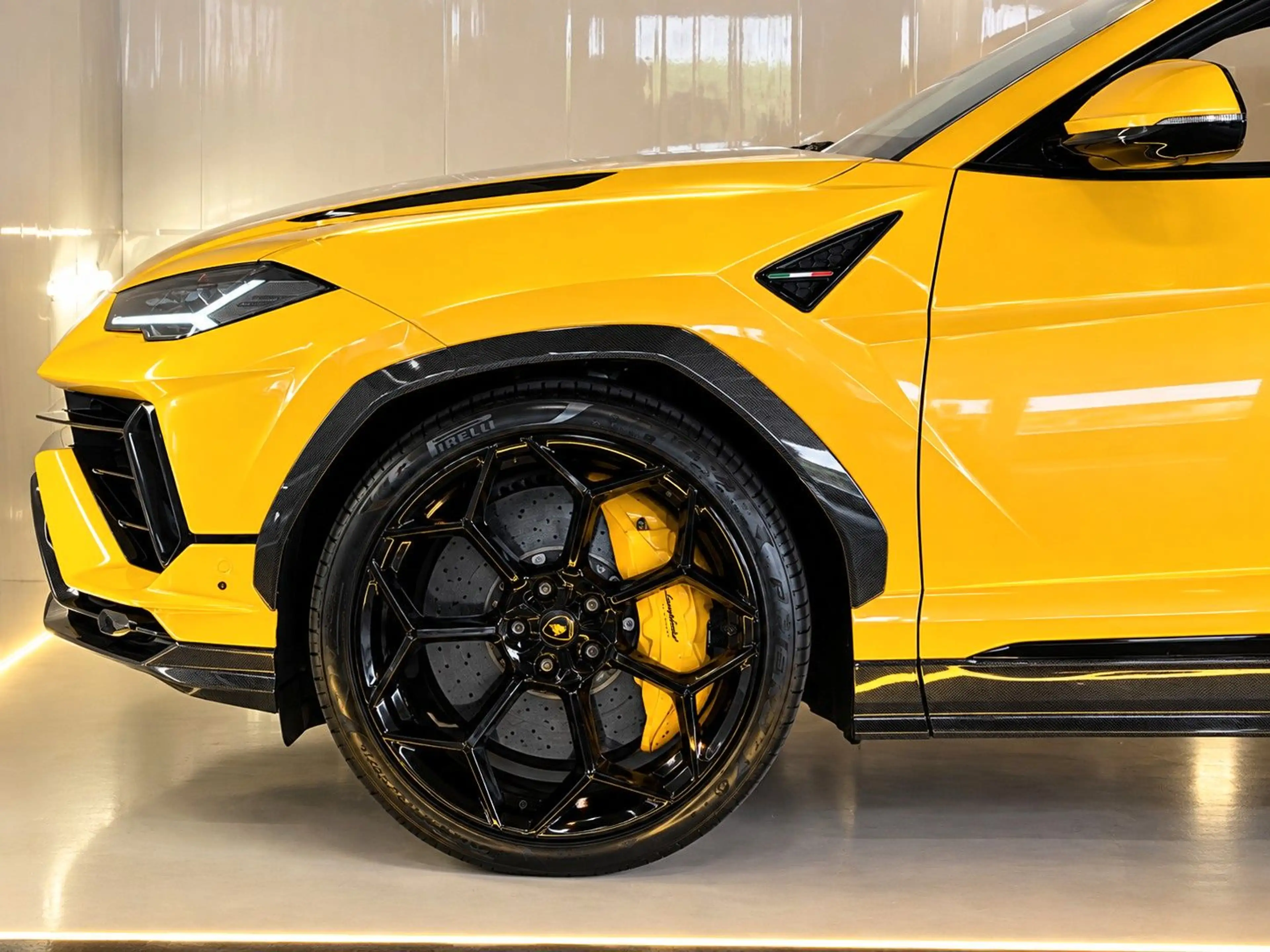Lamborghini Urus URUS PERFORMANTE AKRAPOVIC/4SEAT/CARBON/23* — photo 6