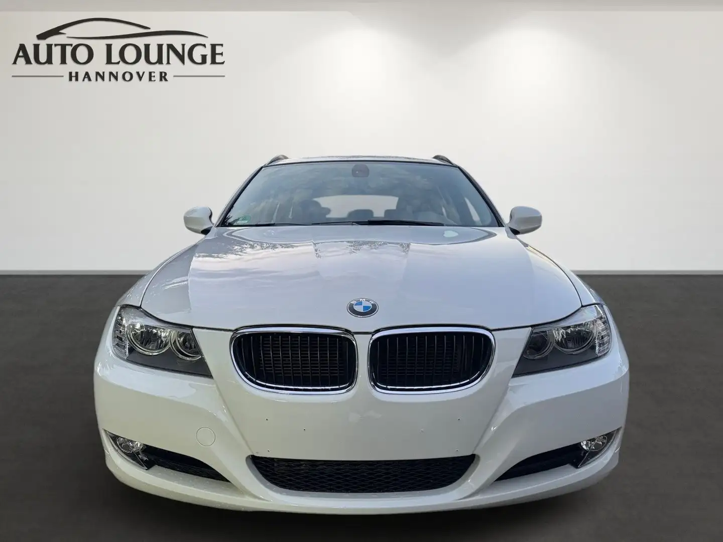 BMW 318 d Touring | Automatik | PDC hinten | Klima Weiß - 2