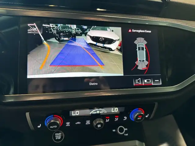 Audi Q3 view 13