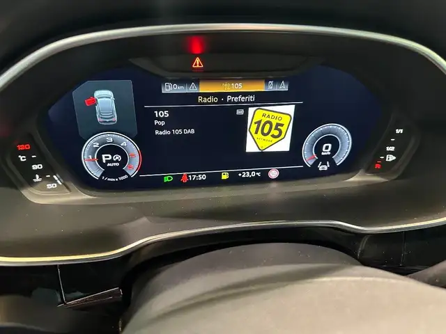 Audi Q3 view 11
