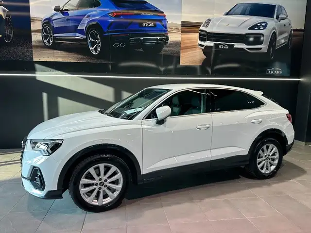 Audi Q3 view 5