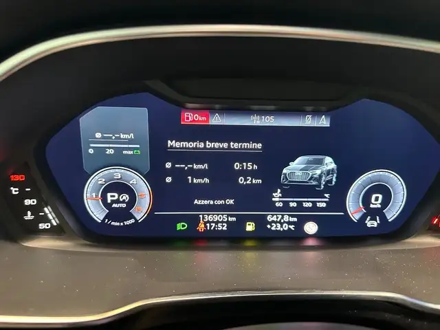 Audi Q3 view 10