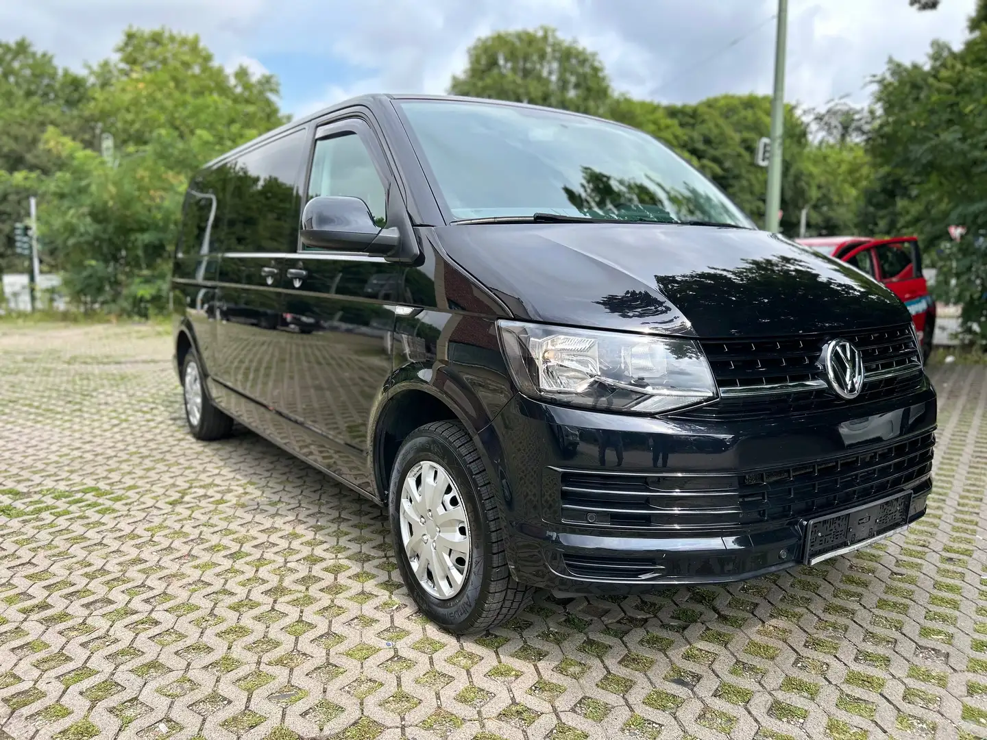 Volkswagen T6 Kombi Kombi lang, Automatik, AHK, Klima, PDC Negru - 2