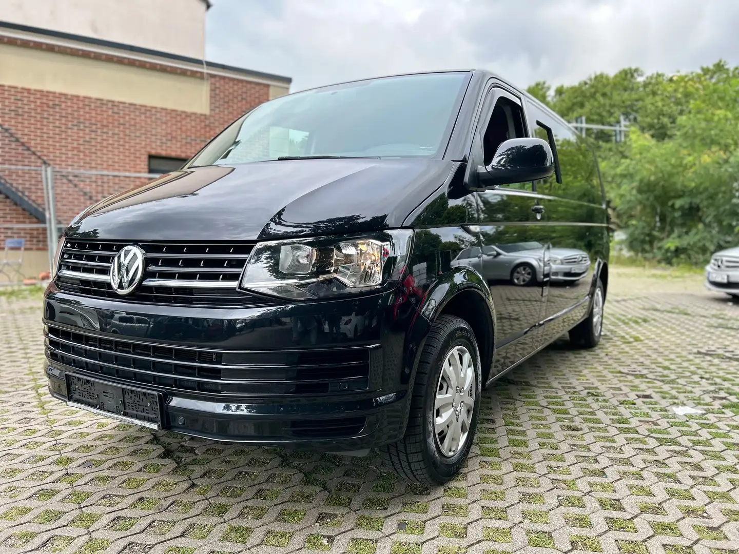 Volkswagen T6 Kombi Kombi lang, Automatik, AHK, Klima, PDC Negru - 1