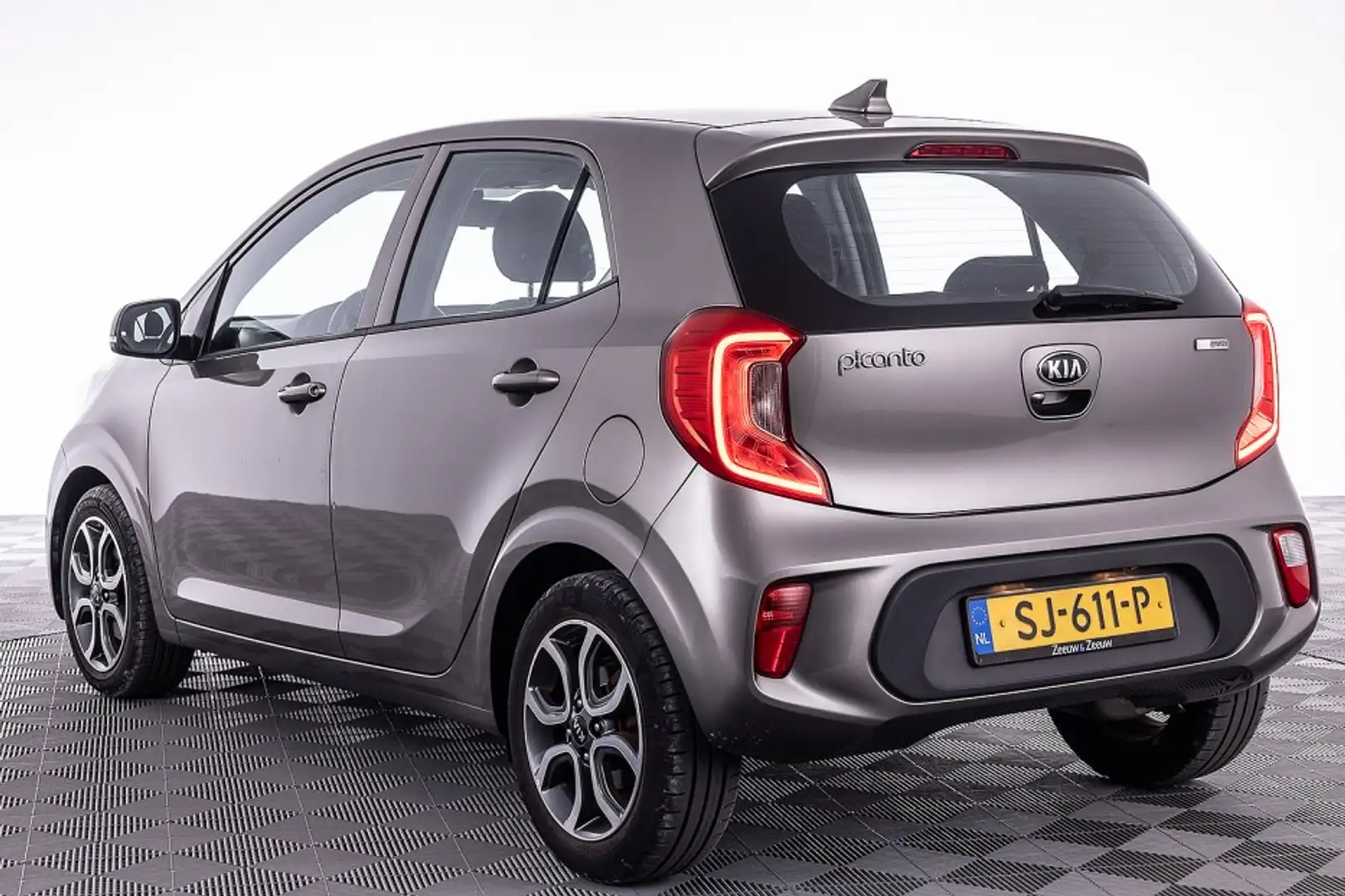 Kia Picanto 1.0 CVVT DynamicPlusLine | ECC | NAVI | CAMERA | V Grijs - 2