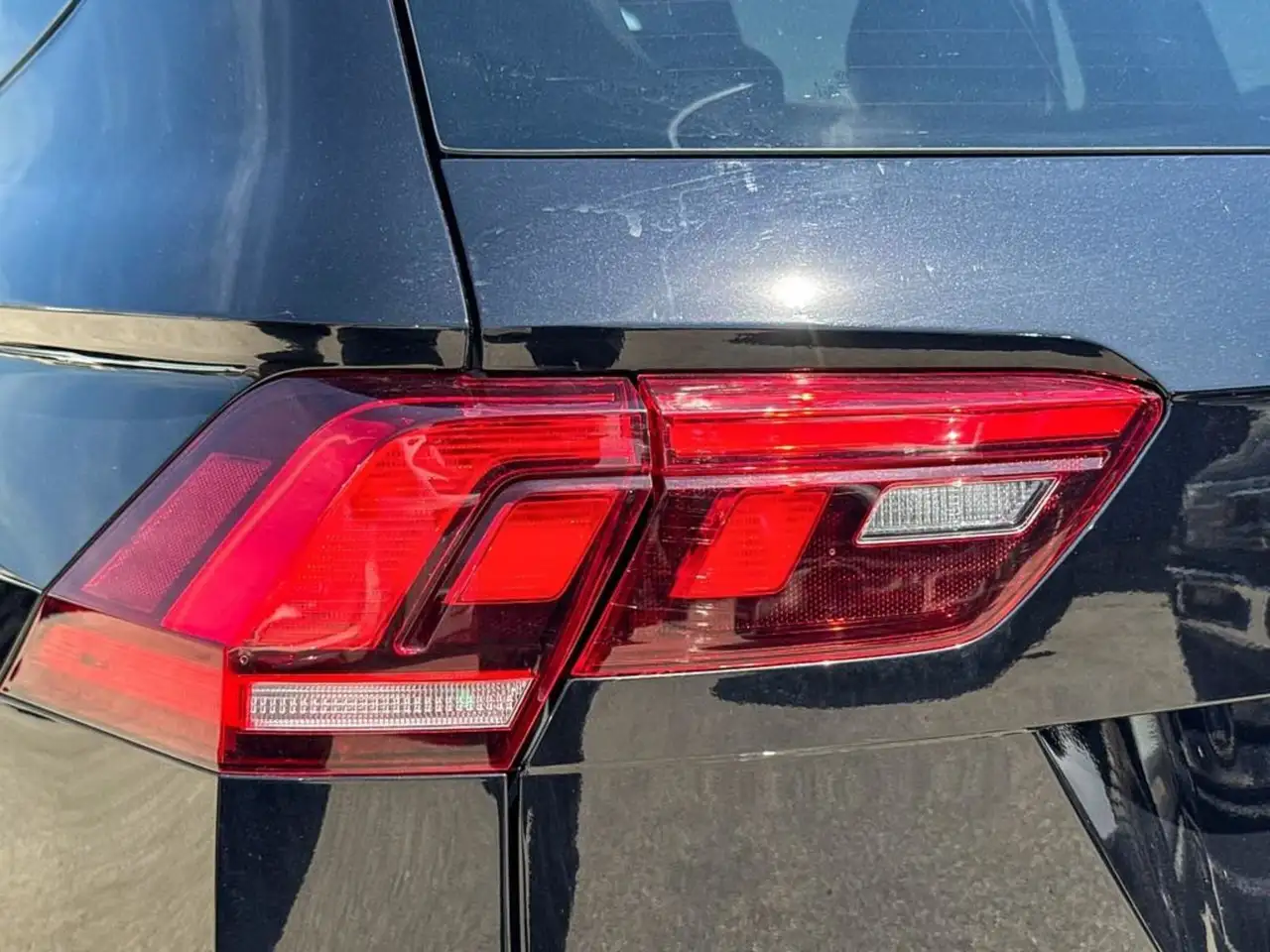 Volkswagen Tiguan снимка Volkswagen Tiguan