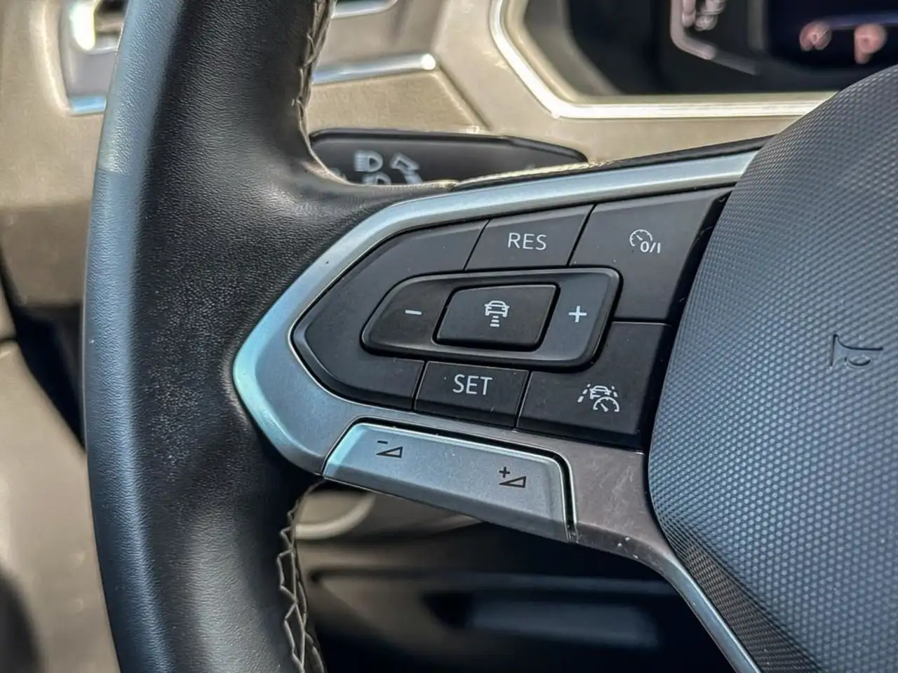 Volkswagen Tiguan снимка Volkswagen Tiguan