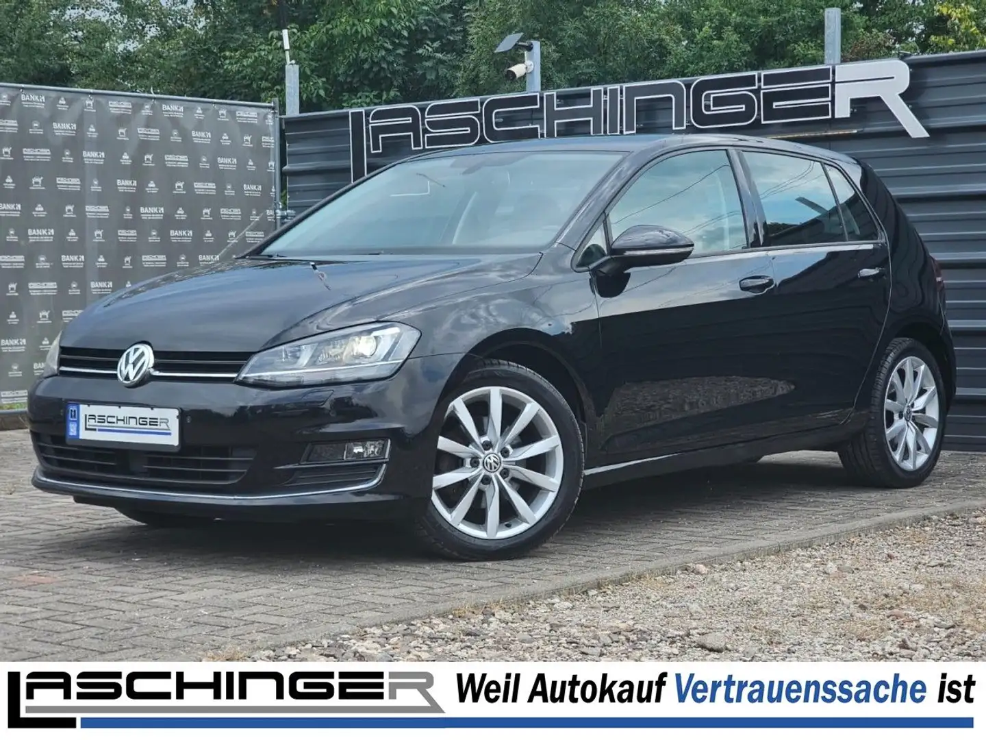Volkswagen Golf VII Lim. 2.0TDI Highline DSG XENON NAVI KAM Schwarz - 1