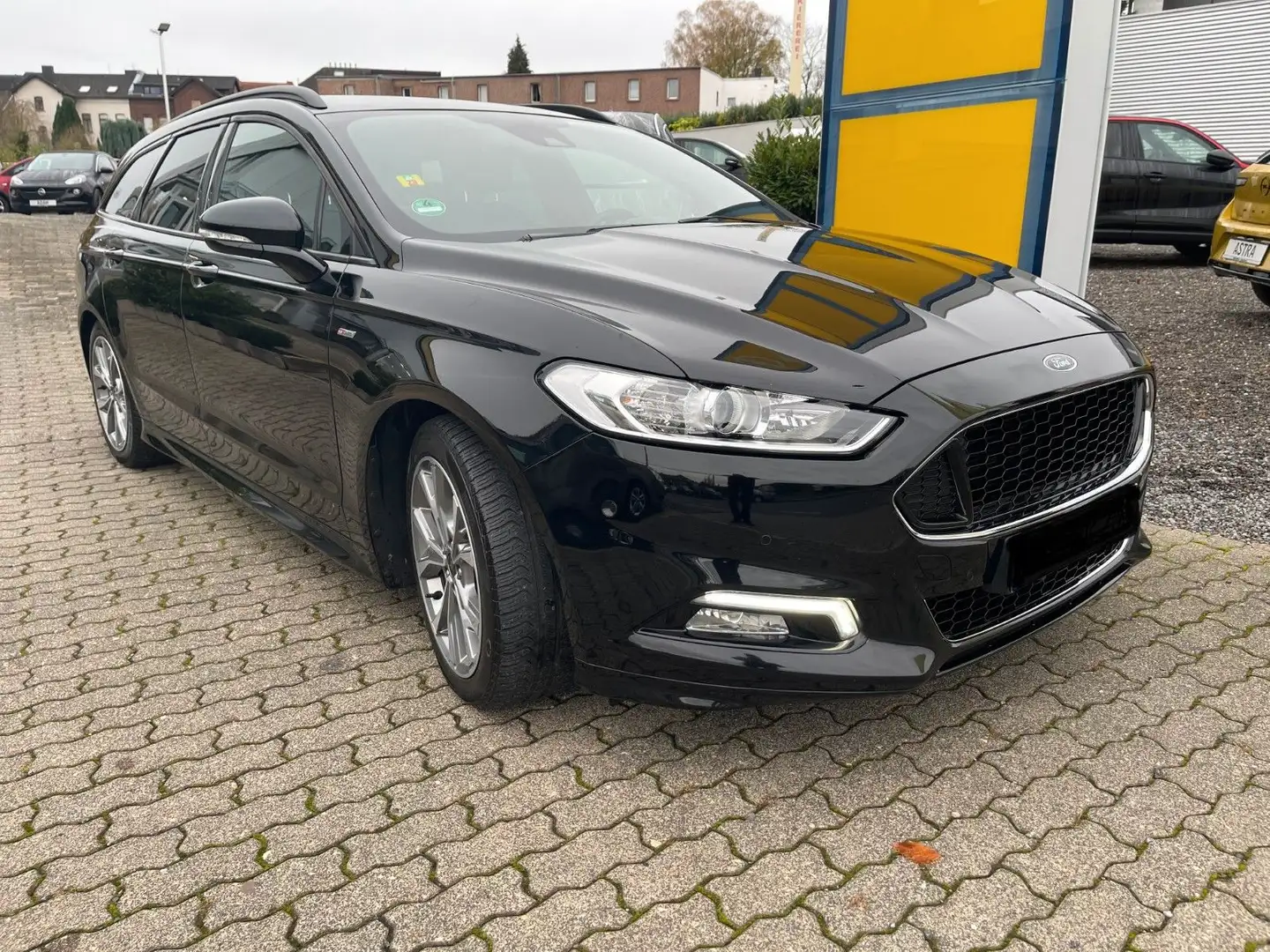 Ford Mondeo Turnier ST-Line Negro - 1