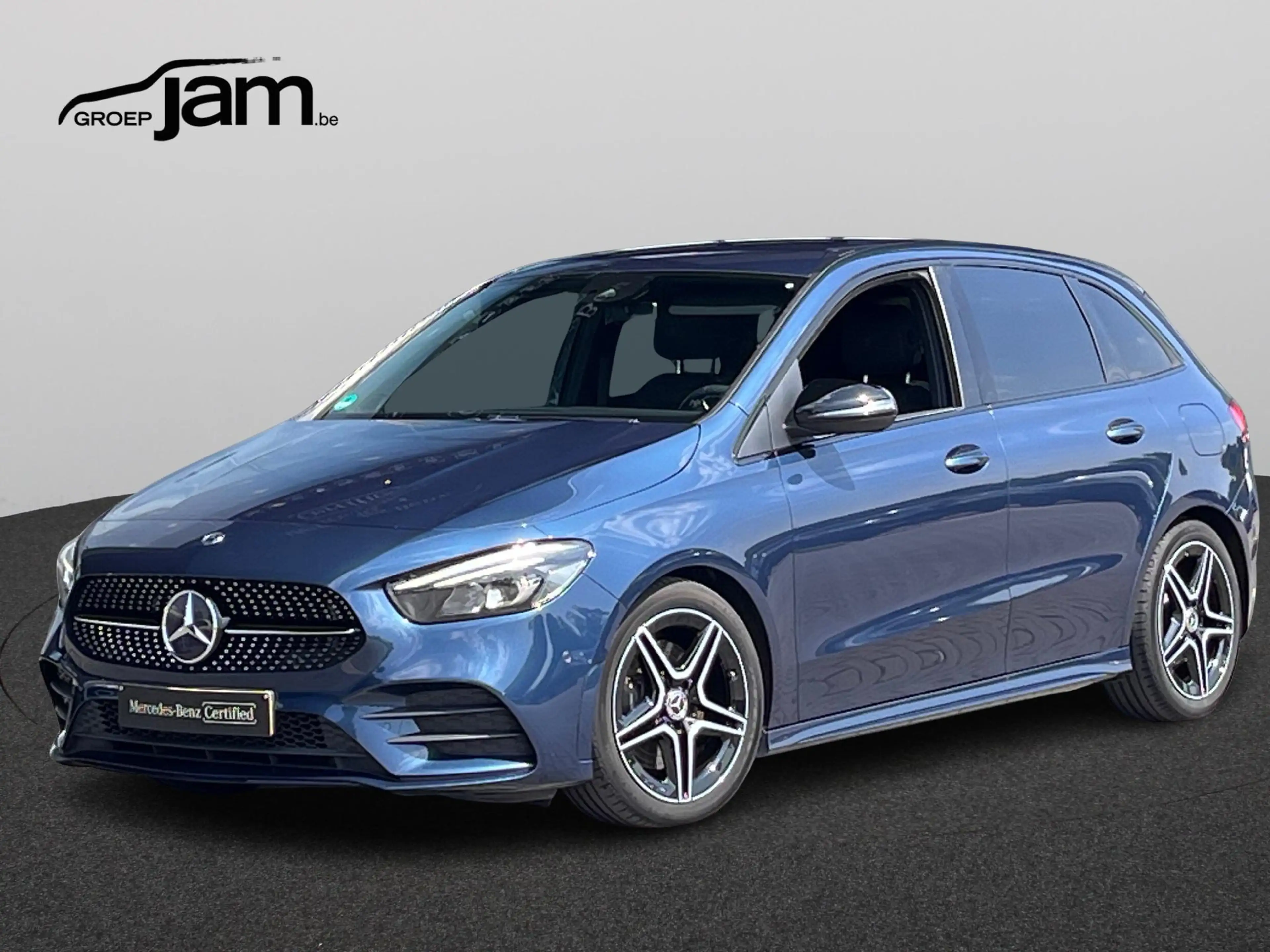 Mercedes-Benz B 220 B 4MATIC AMG
