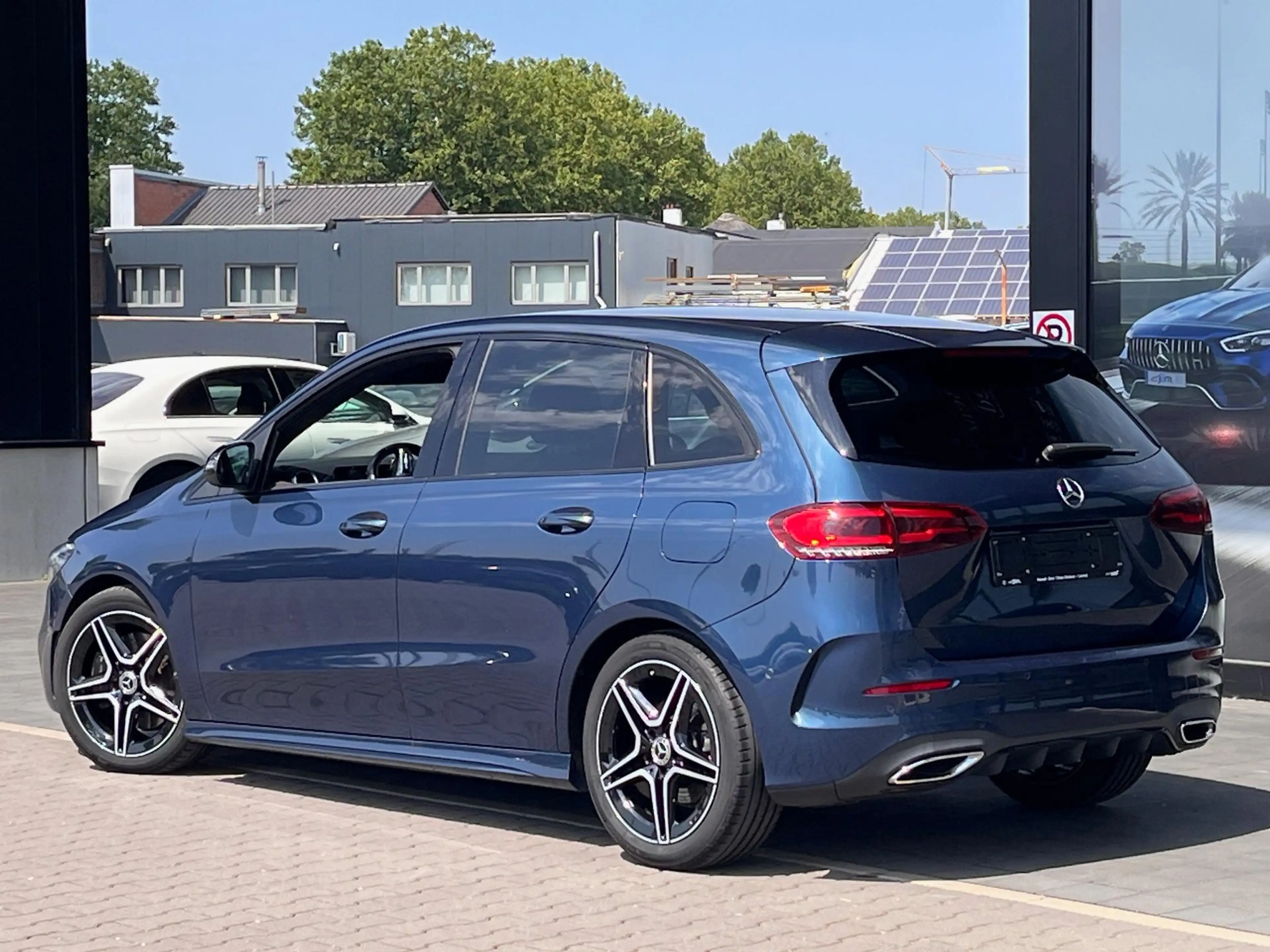 Mercedes-Benz B 220 B 4MATIC AMG — photo 6