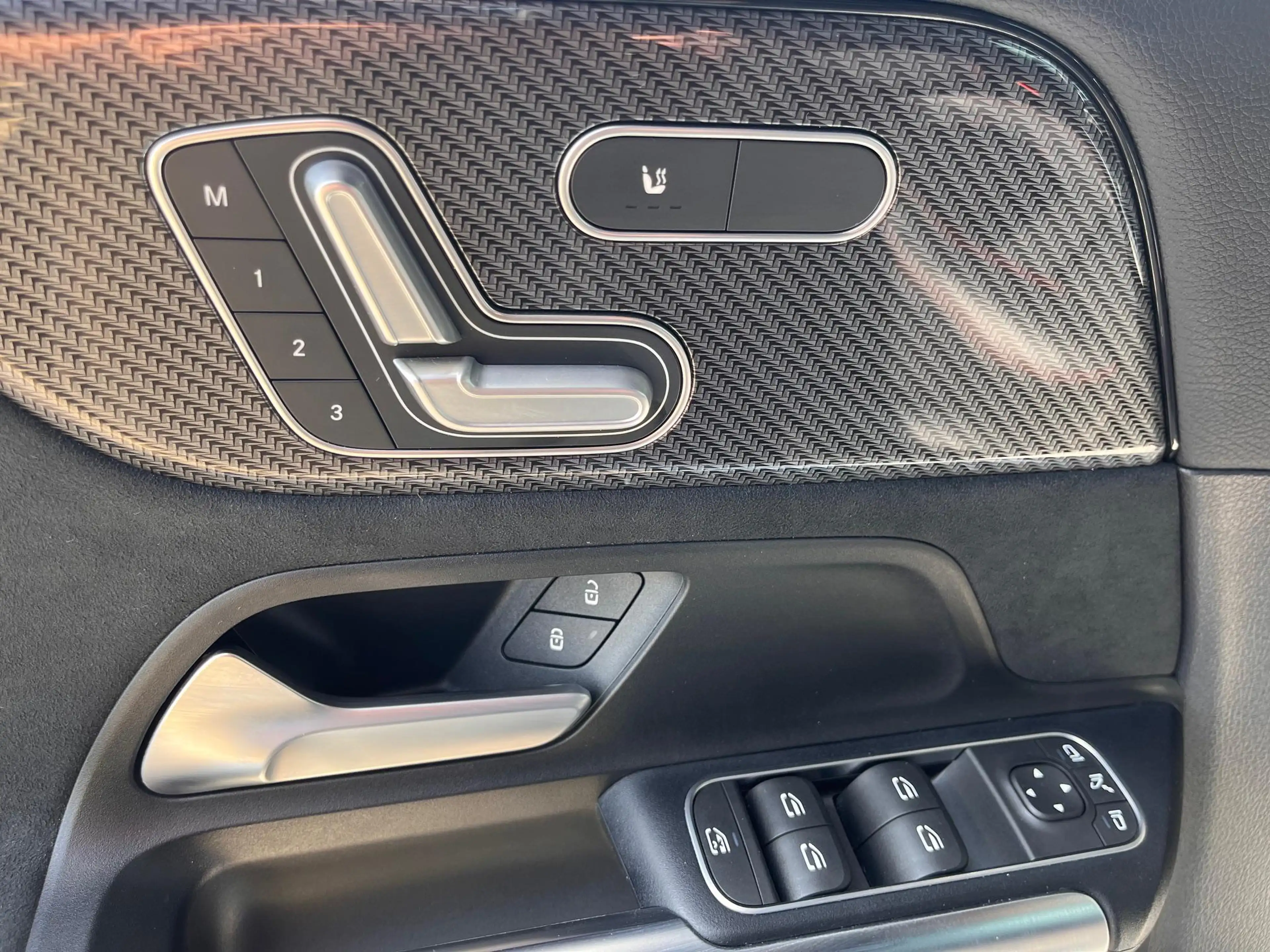 Mercedes-Benz B 220 B 4MATIC AMG — photo 11