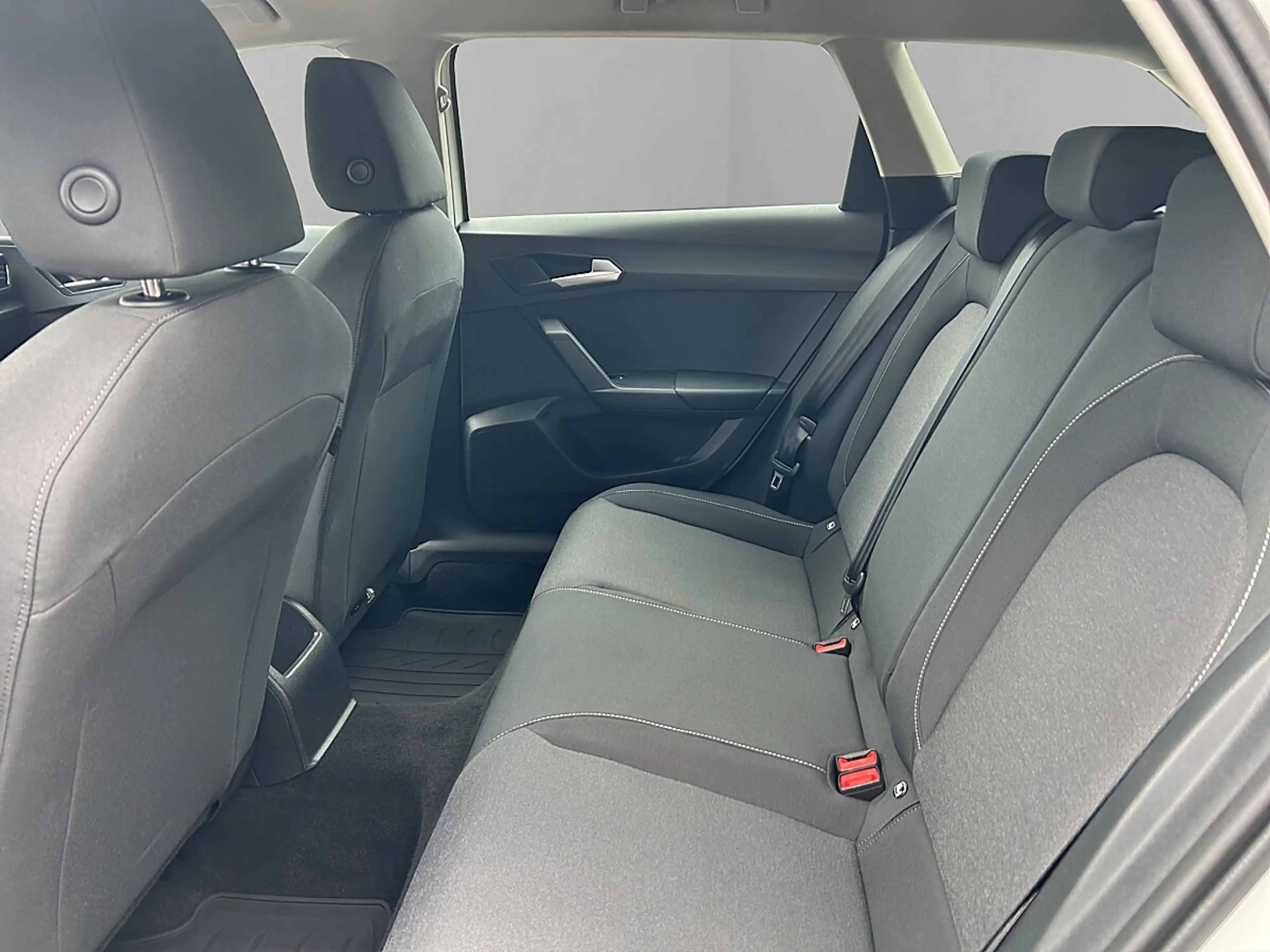SEAT Leon Kombi Reference TSI — photo 12
