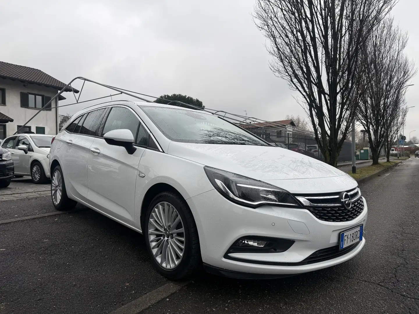 Opel Astra Sports Tourer 1.6 cdti Innovation 136cv auto Blanc - 1