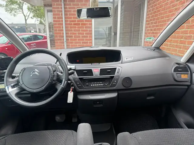 Citroen C4 Picasso view 6