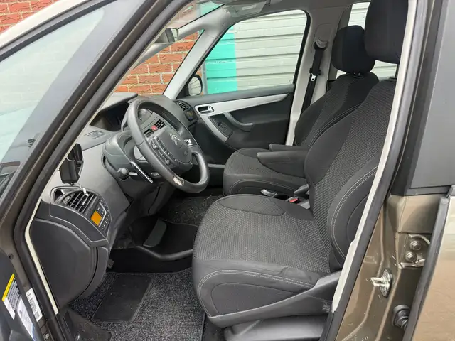 Citroen C4 Picasso view 5