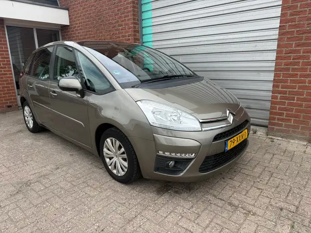 Citroen C4 Picasso view 2