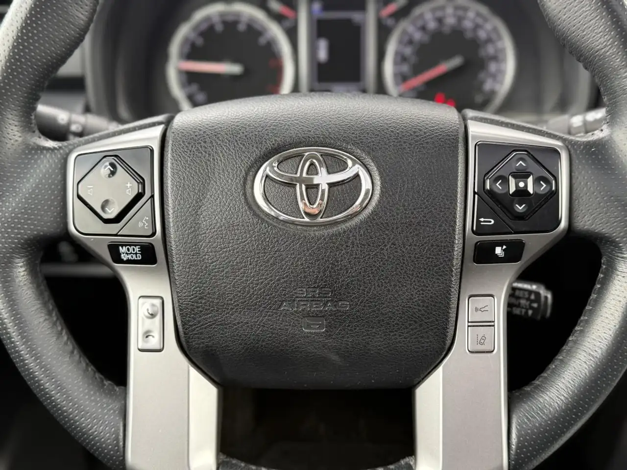 Toyota 4-Runner снимка Toyota 4-Runner