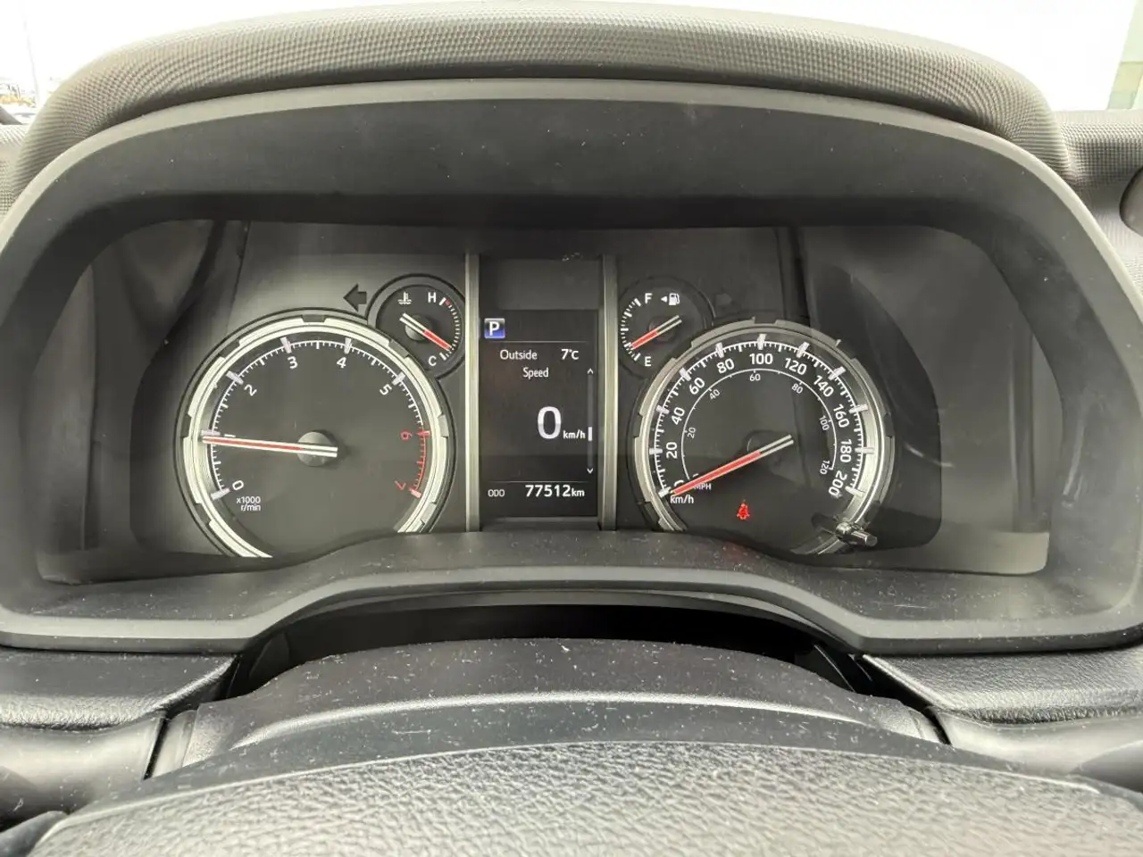 Toyota 4-Runner снимка Toyota 4-Runner