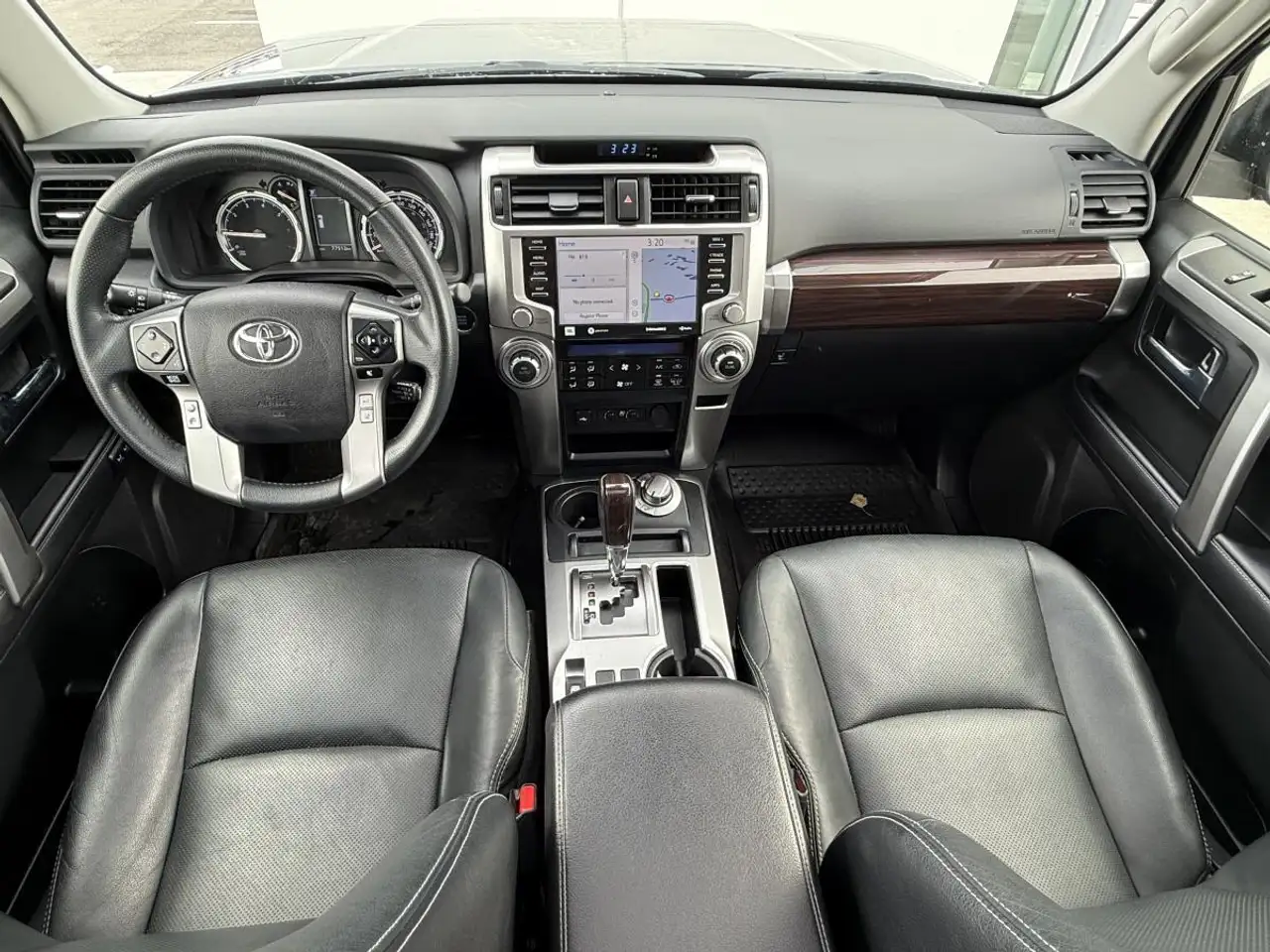 Toyota 4-Runner снимка Toyota 4-Runner