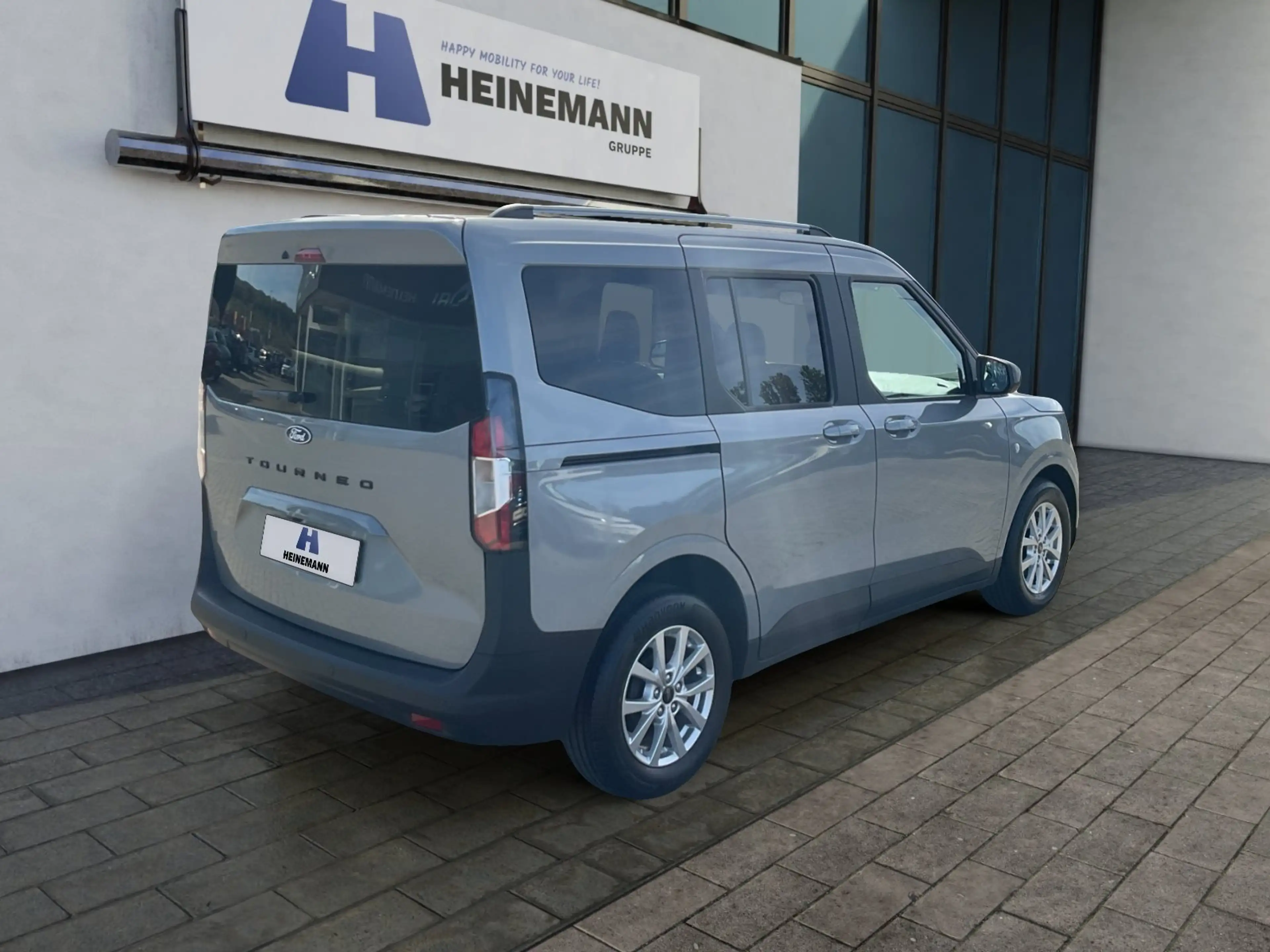 Ford Tourneo Courier Titanium*Automatic*Kamera*CLIMATRONIC*WinterPak* — photo 5