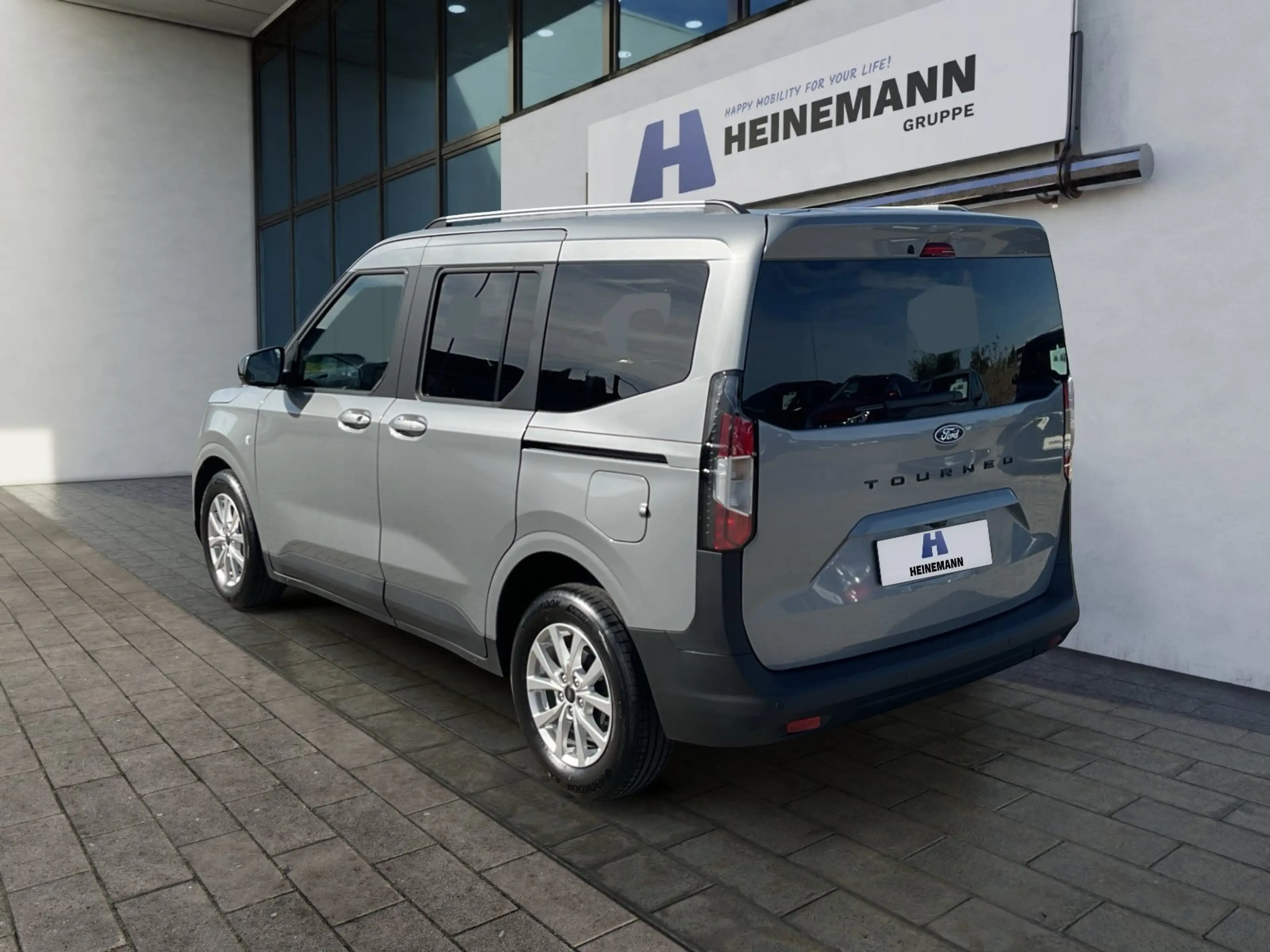 Ford Tourneo Courier Titanium*Automatic*Kamera*CLIMATRONIC*WinterPak* — photo 3