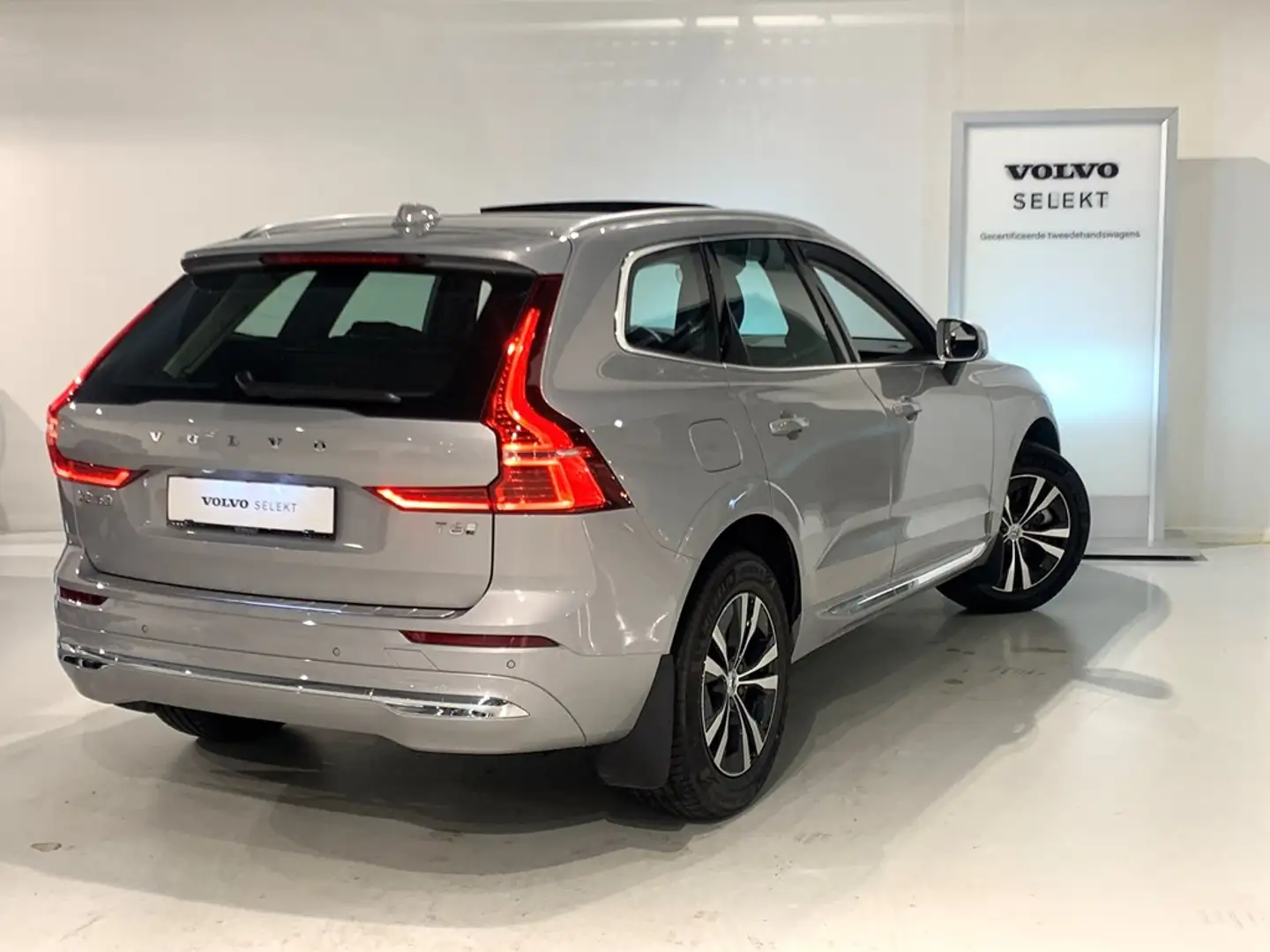 Volvo XC60 T6 Recharge Bright + trekhaak Grau - 2