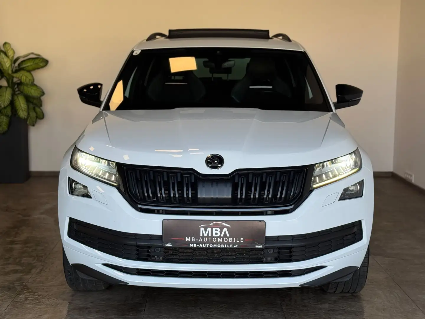 Skoda Kodiaq 2.0 TDI DSG Sportline 4x4 | 20" | PANO | AHK | mt Weiß - 2
