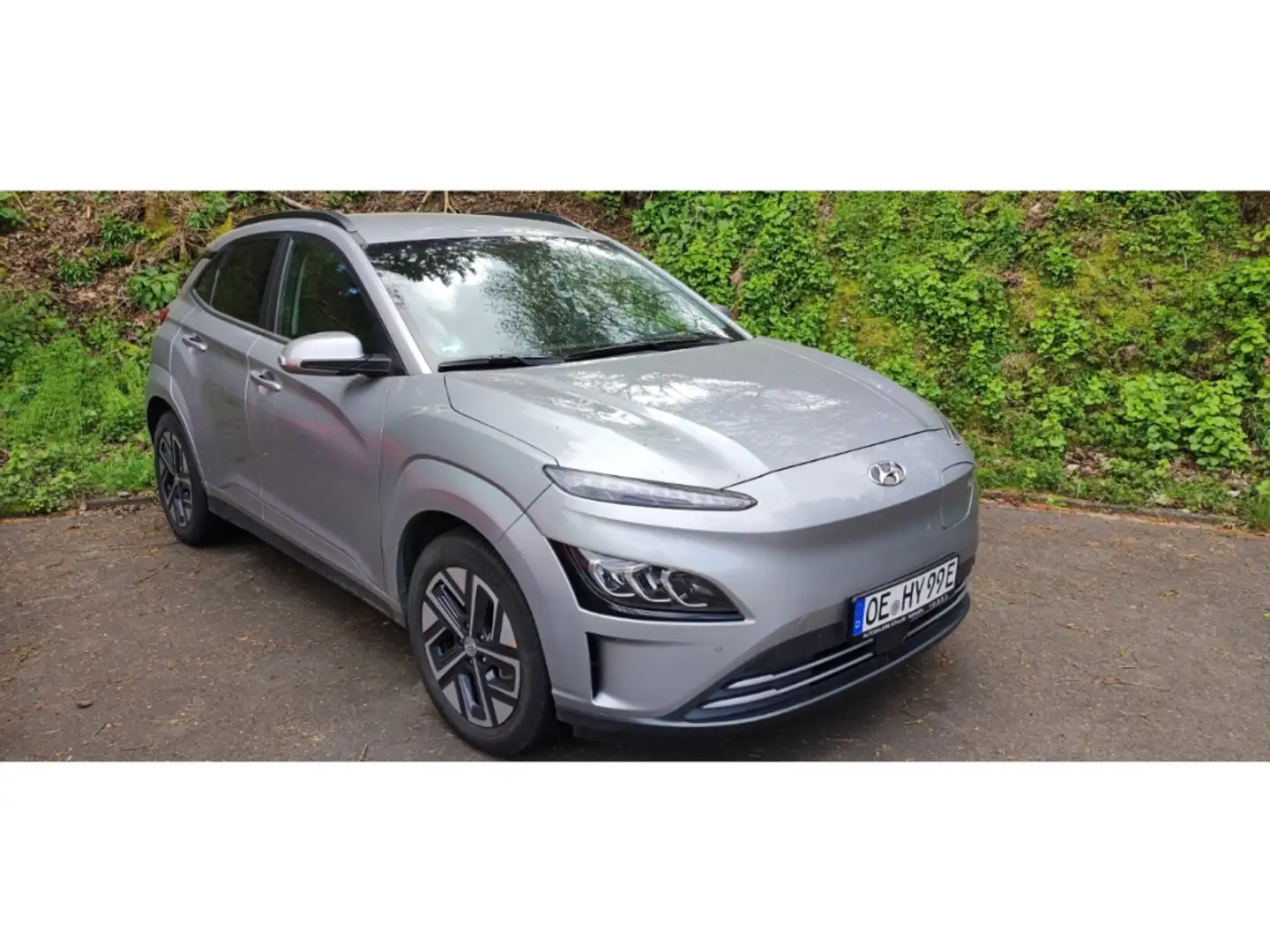 Hyundai KONA Trend Elektro 2WD NAVI LED ACC SITZHEIZUNG Silber - 2