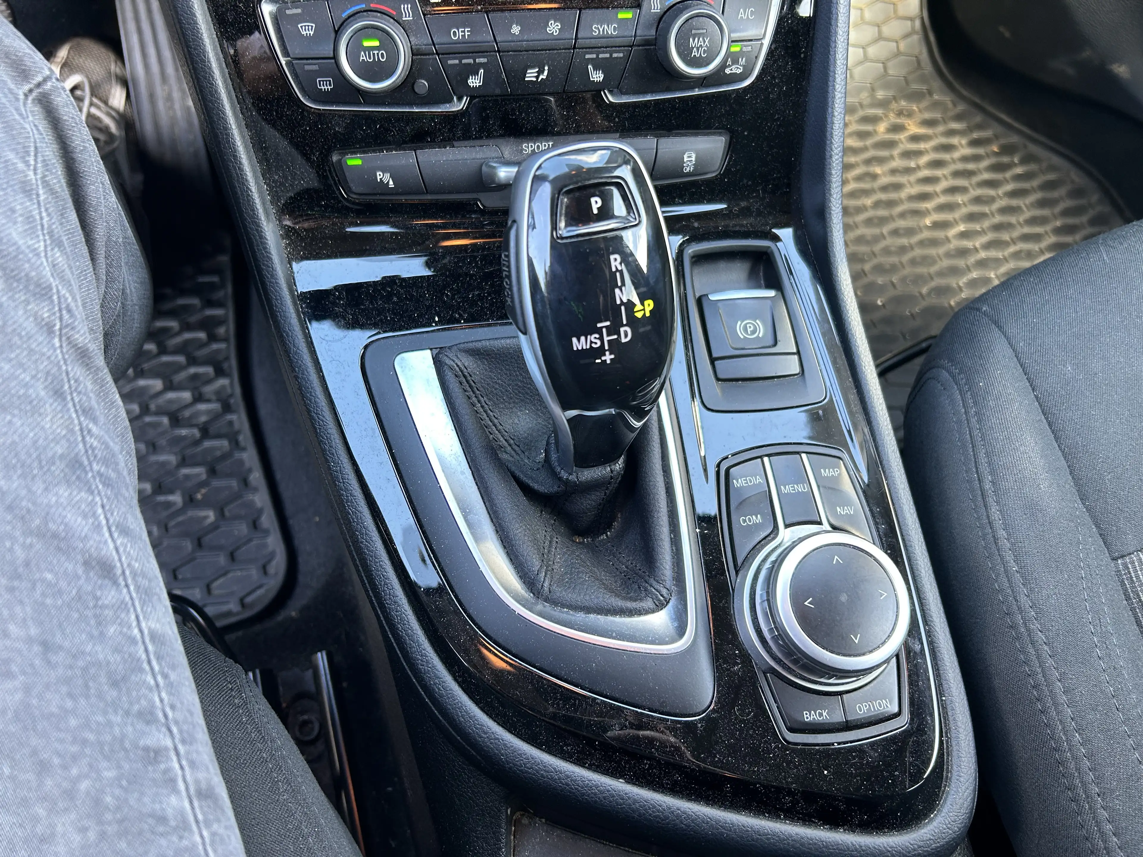 BMW 216 Gran Tourer 216 dA AdB AUTOMATIQUE AIRCO GPS BLUET — photo 13