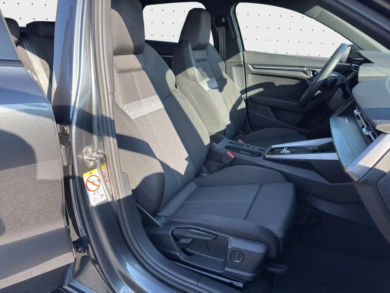 Audi A3 45 TFSI e S LINE *NAVI*LED*AHK*VC* 4