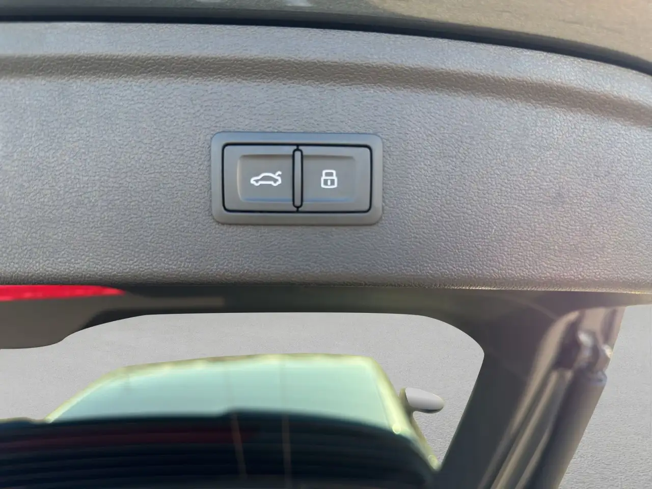 Audi A3 45 TFSI e S LINE *NAVI*LED*AHK*VC* 12